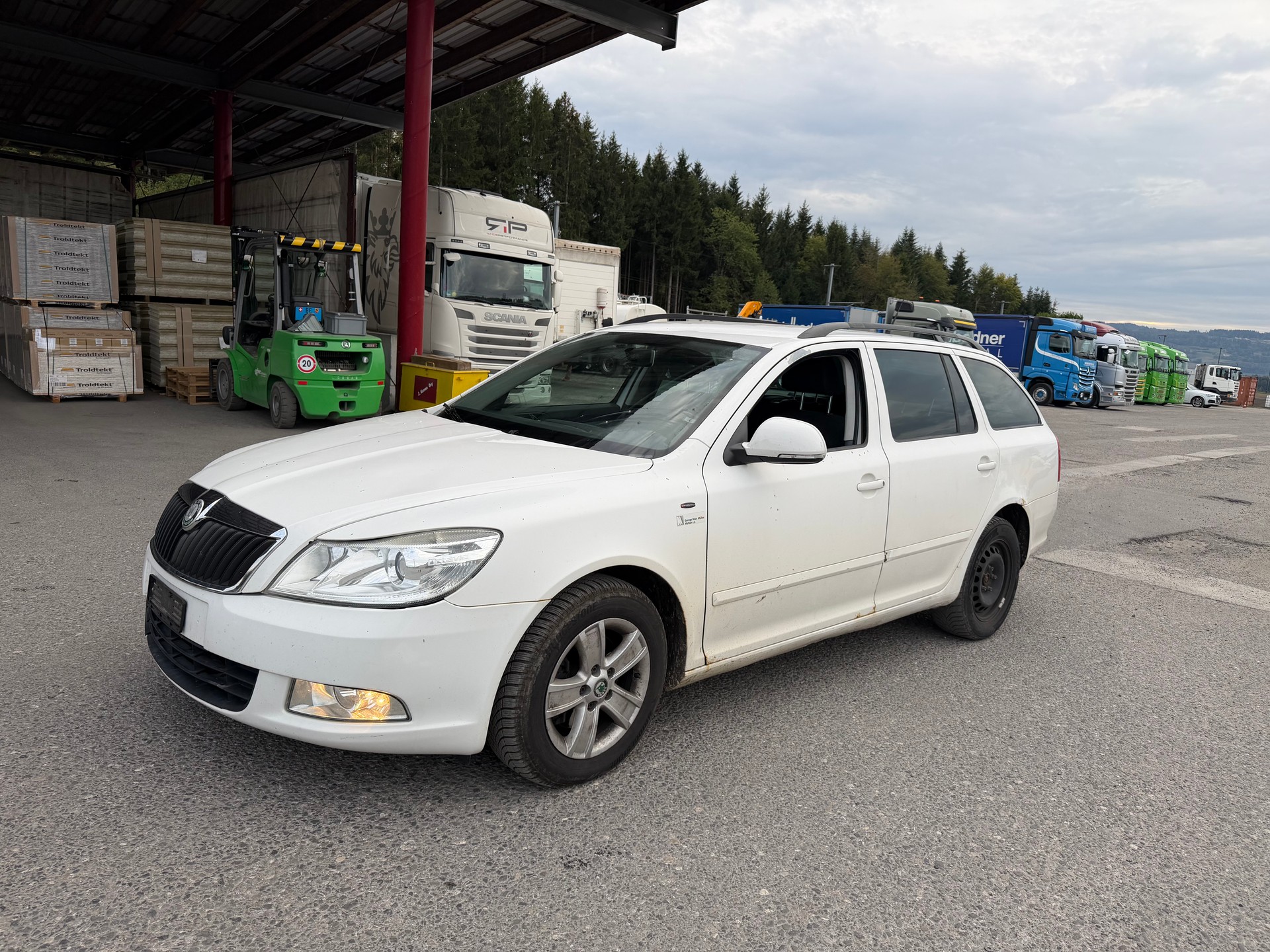 SKODA Octavia Combi 1.8 TSI Swiss Adventure 4x4-image-1
