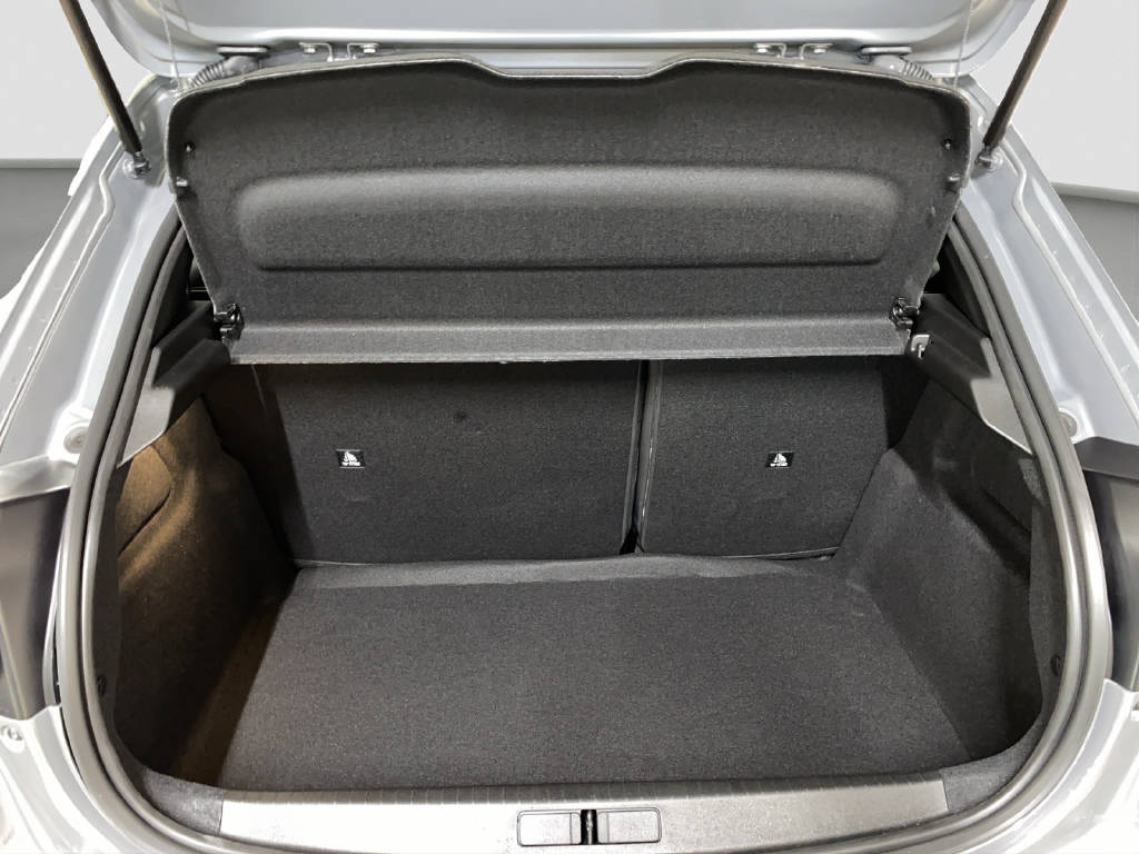 PEUGEOT 208 1.2 Hybrid 145 GT Exclusive-image-13