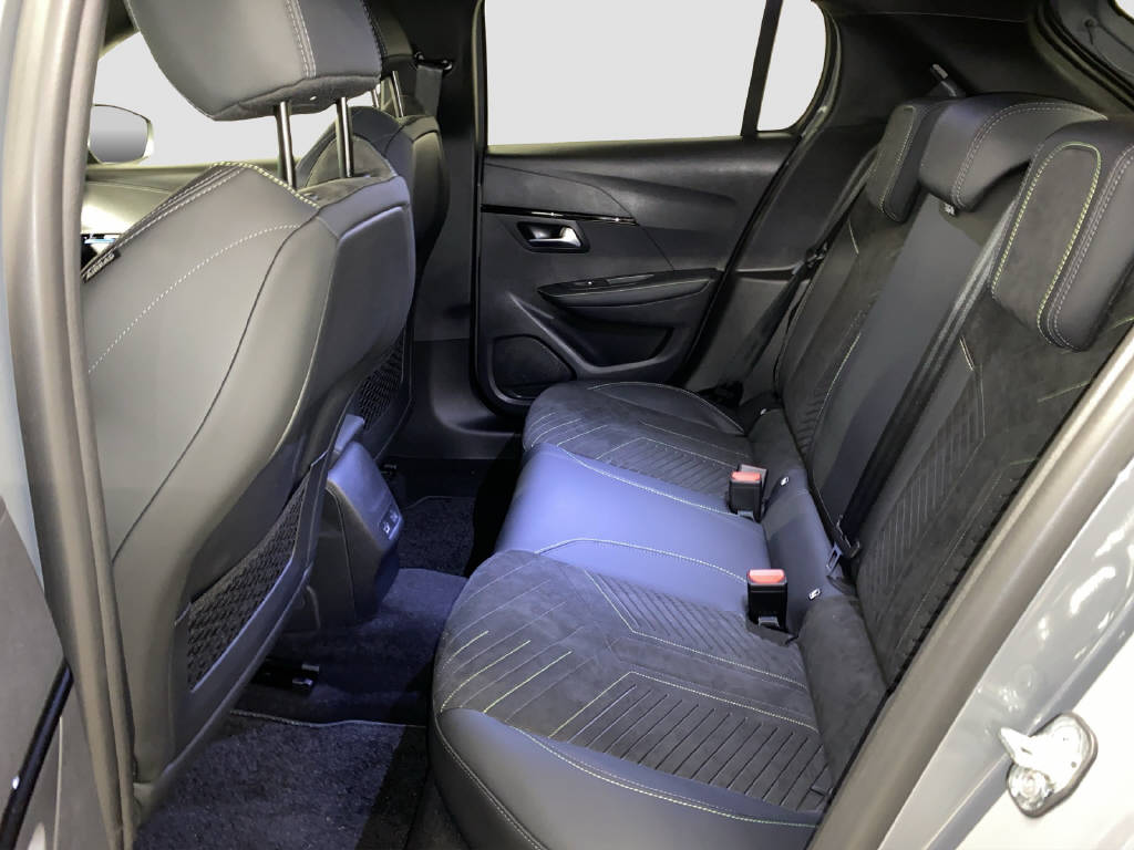 PEUGEOT 208 1.2 Hybrid 145 GT Exclusive-image-12