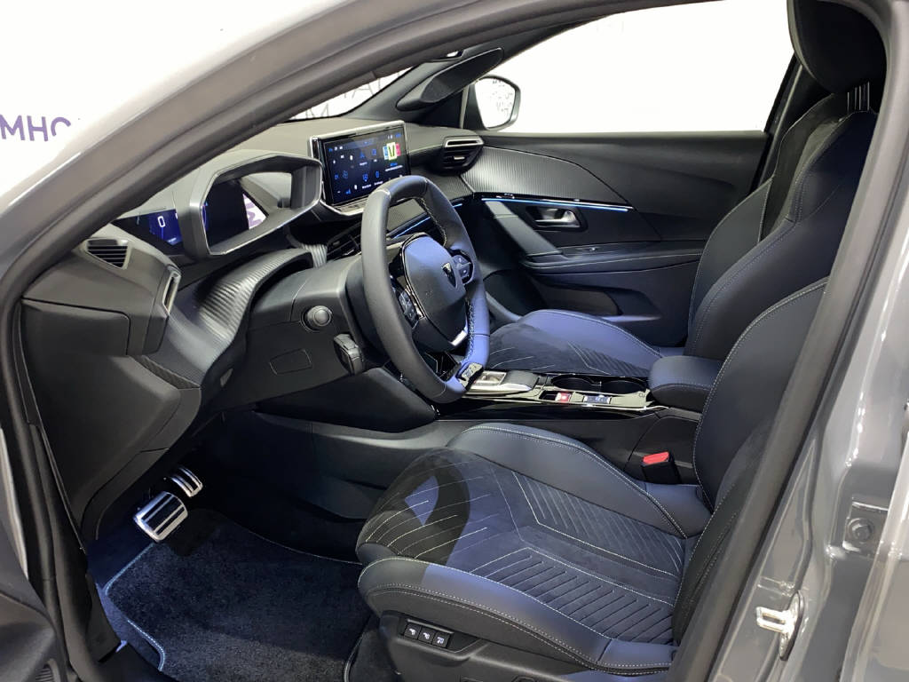 PEUGEOT 208 1.2 Hybrid 145 GT Exclusive-image-15