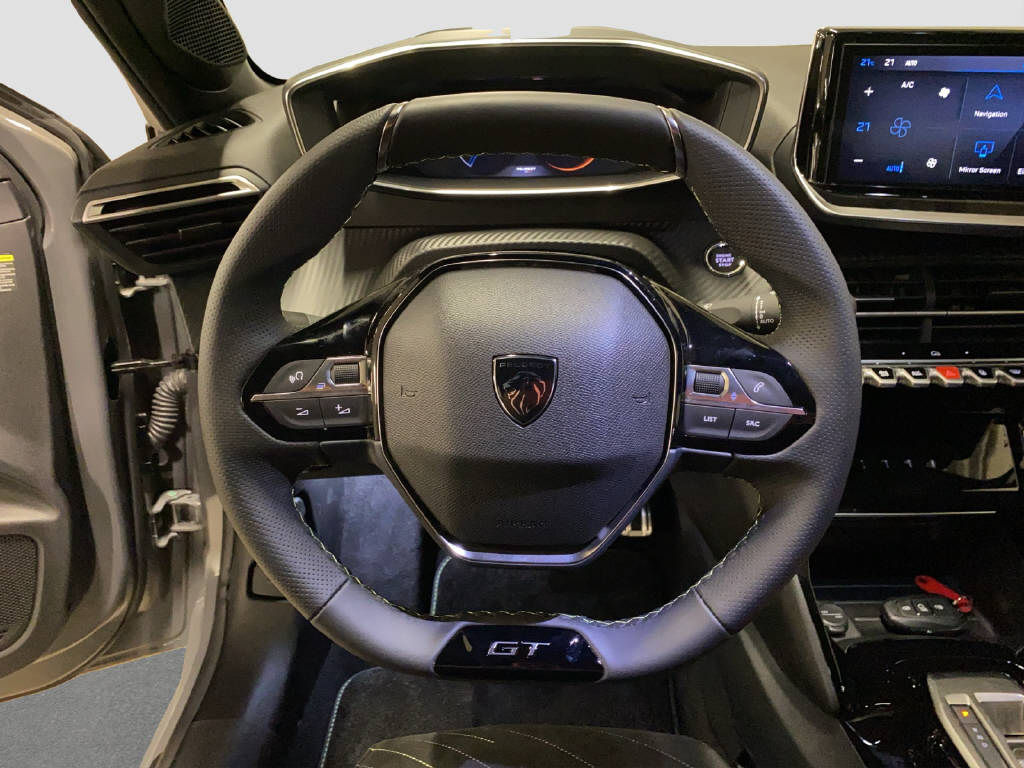 PEUGEOT 208 1.2 Hybrid 145 GT Exclusive-image-7