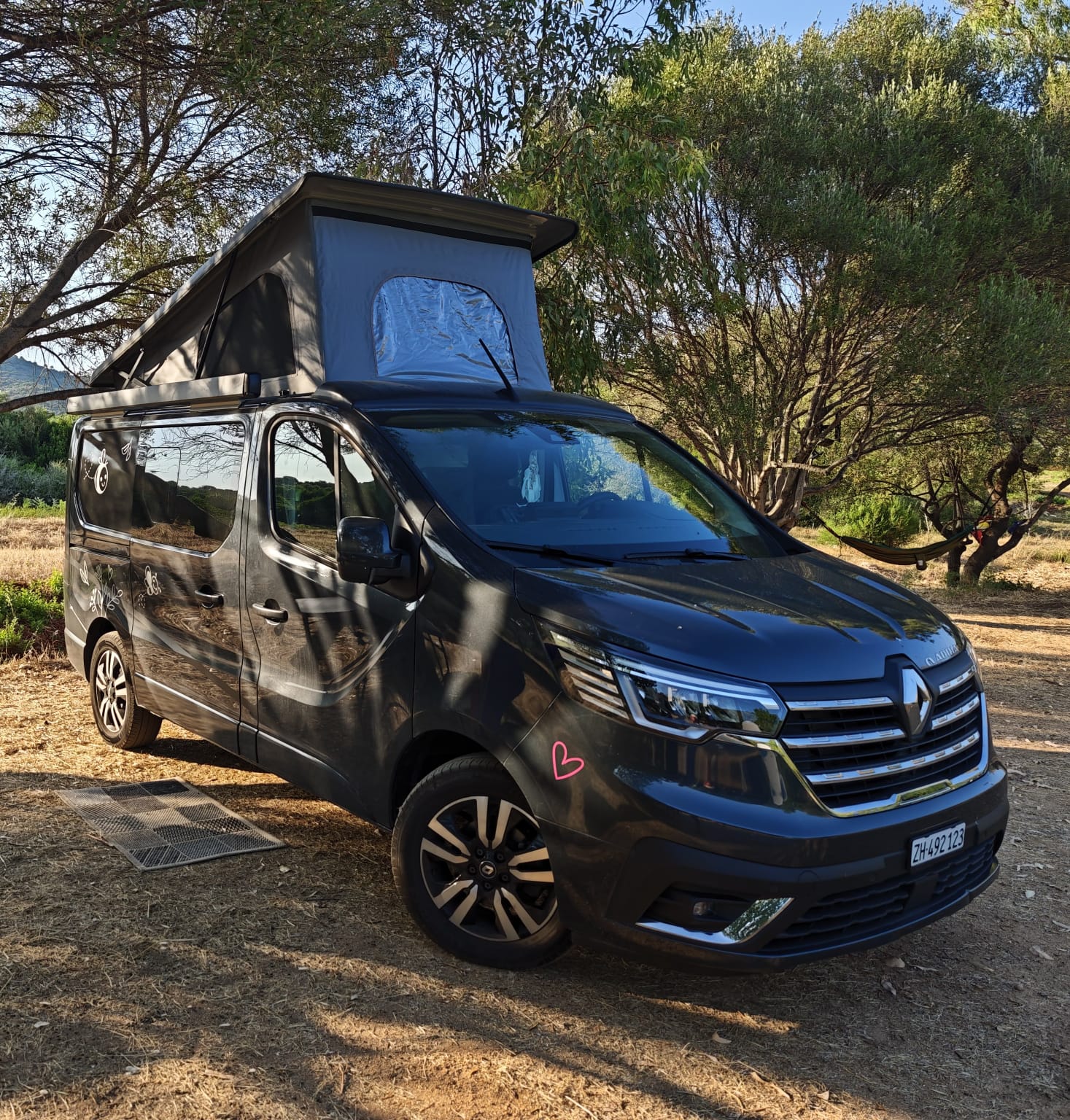 RENAULT Trafic Camping Bus 2.0 dCi Blue 150-image-0