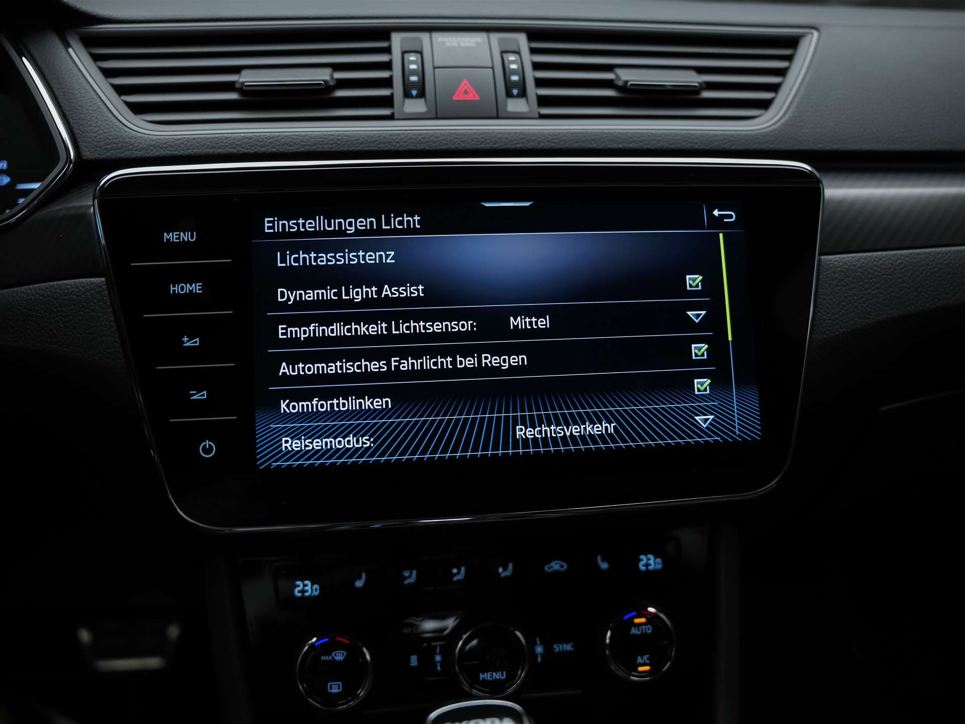 SKODA Superb Limousine 2.0 TSI SportLine 4x4 DSG *Standheizung*CANTON Soundsystem*Lenkradheizung*-image-38