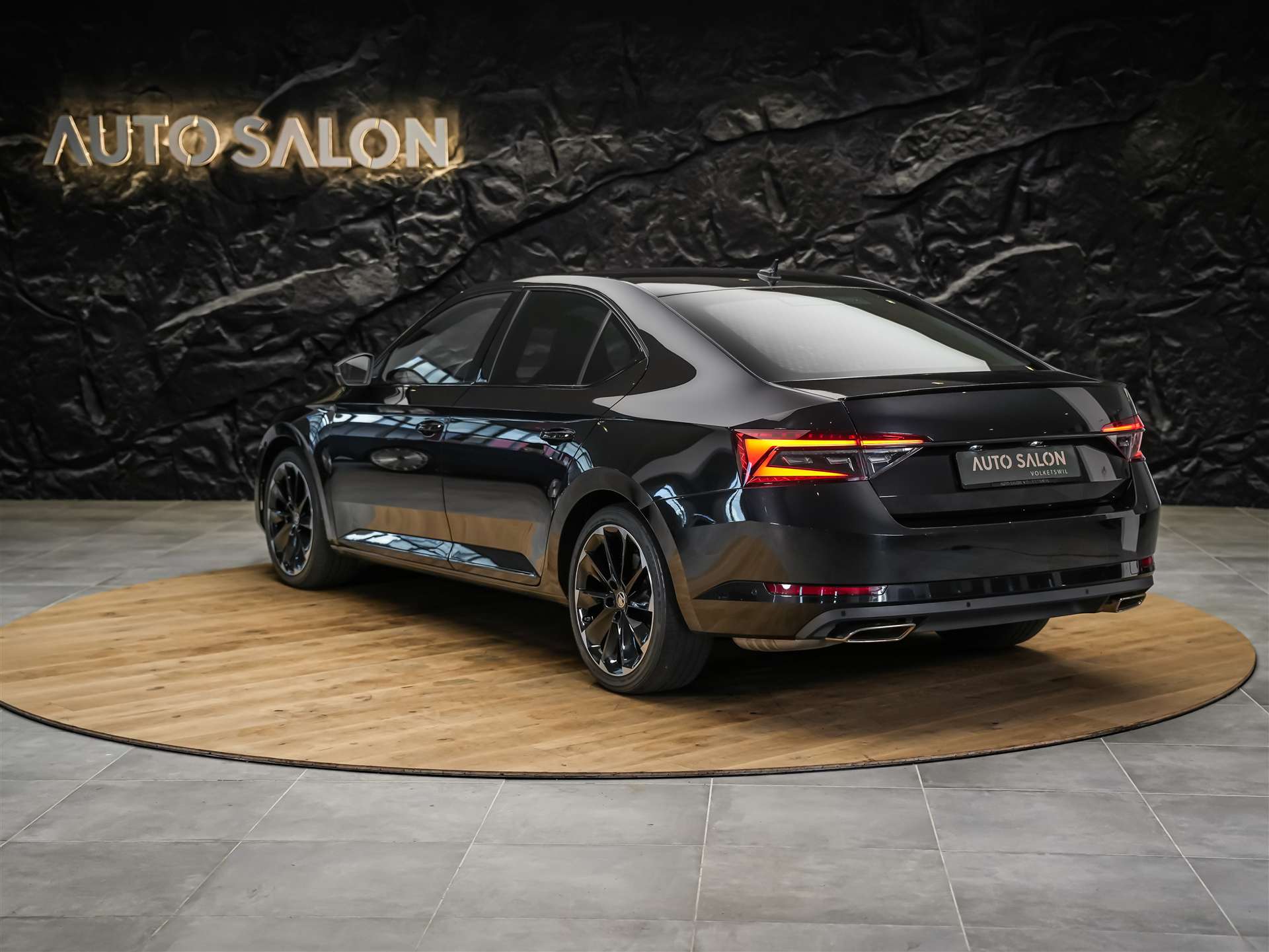 SKODA Superb Limousine 2.0 TSI SportLine 4x4 DSG *Standheizung*CANTON Soundsystem*Lenkradheizung*-showroom-element-2