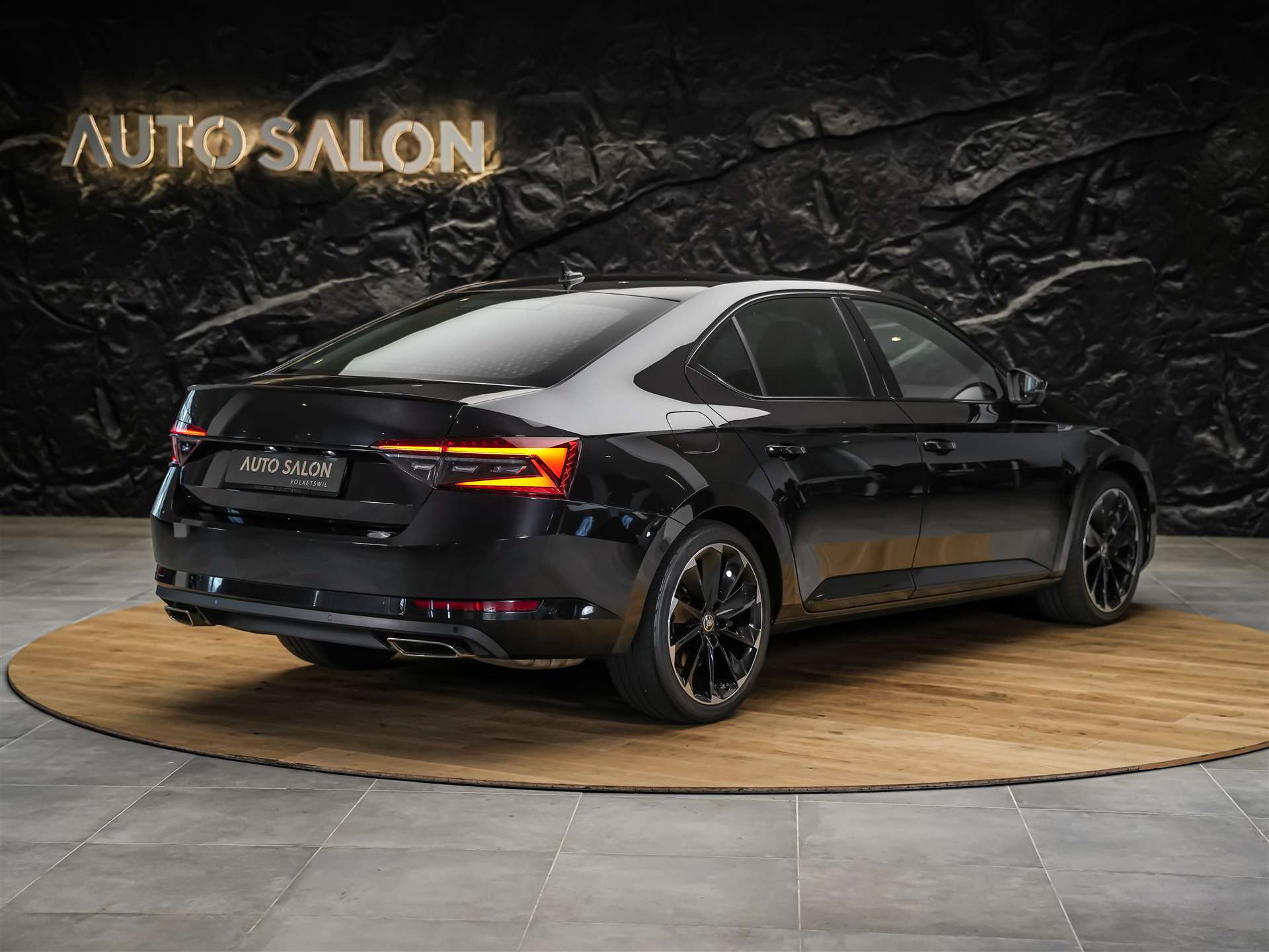 SKODA Superb Limousine 2.0 TSI SportLine 4x4 DSG *Standheizung*CANTON Soundsystem*Lenkradheizung*-image-5