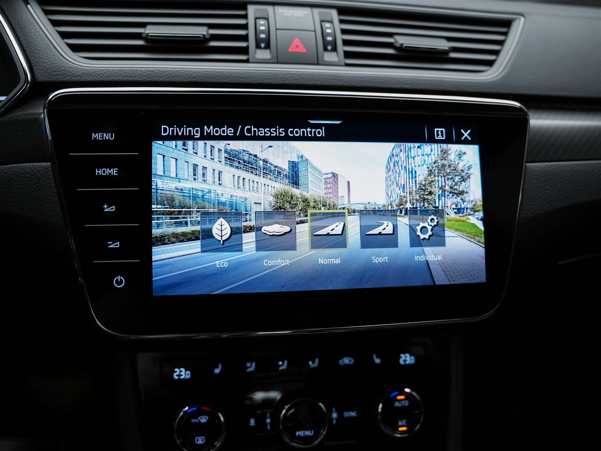 SKODA Superb Limousine 2.0 TSI SportLine 4x4 DSG *Standheizung*CANTON Soundsystem*Lenkradheizung*-image-43