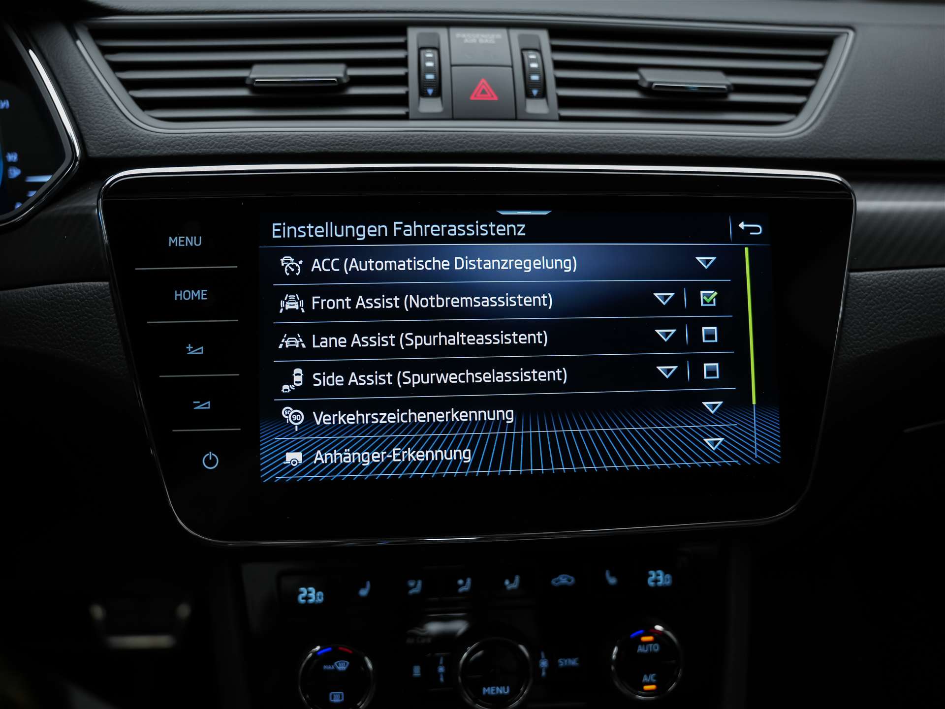 SKODA Superb Limousine 2.0 TSI SportLine 4x4 DSG *Standheizung*CANTON Soundsystem*Lenkradheizung*-image-36