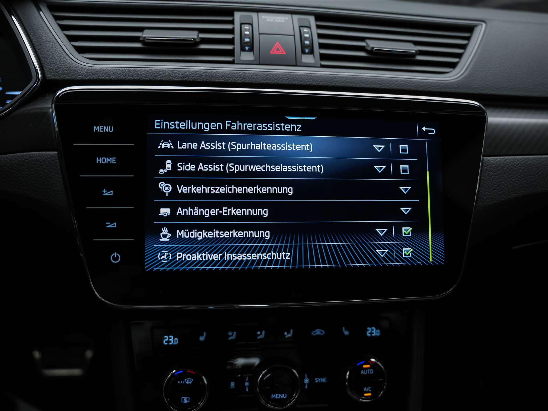 SKODA Superb Limousine 2.0 TSI SportLine 4x4 DSG *Standheizung*CANTON Soundsystem*Lenkradheizung*-image-37
