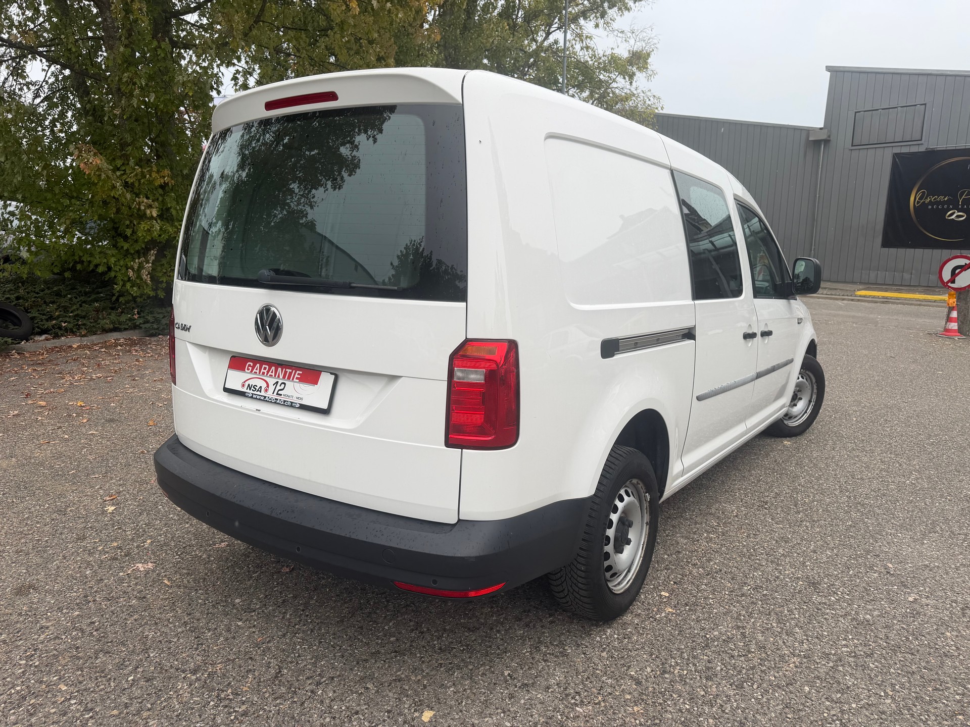VW Caddy Maxi 2.0TDI BlueMotion Technology * Gr. Navi * Klimaanlage * PDC H * Tempomat * Frisch Ab MFK-image-4