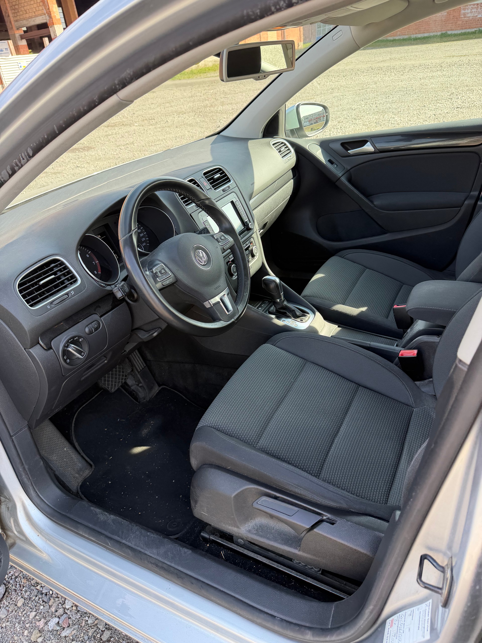 VW Golf 1.2 TSI BlueMotion Technology Team DSG-image-8