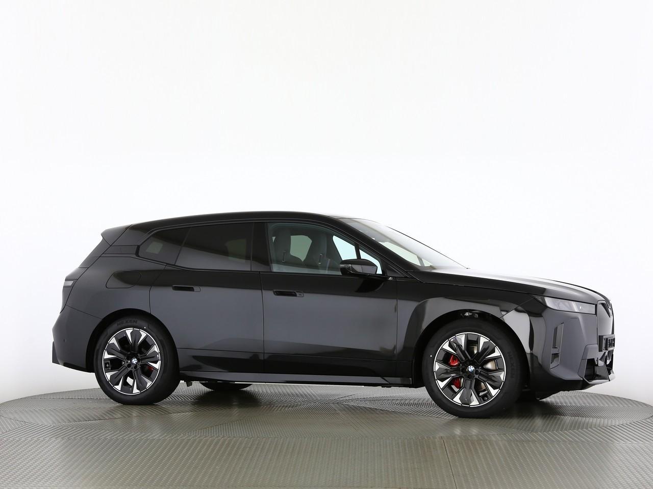 BMW iX xDrive45-image-18
