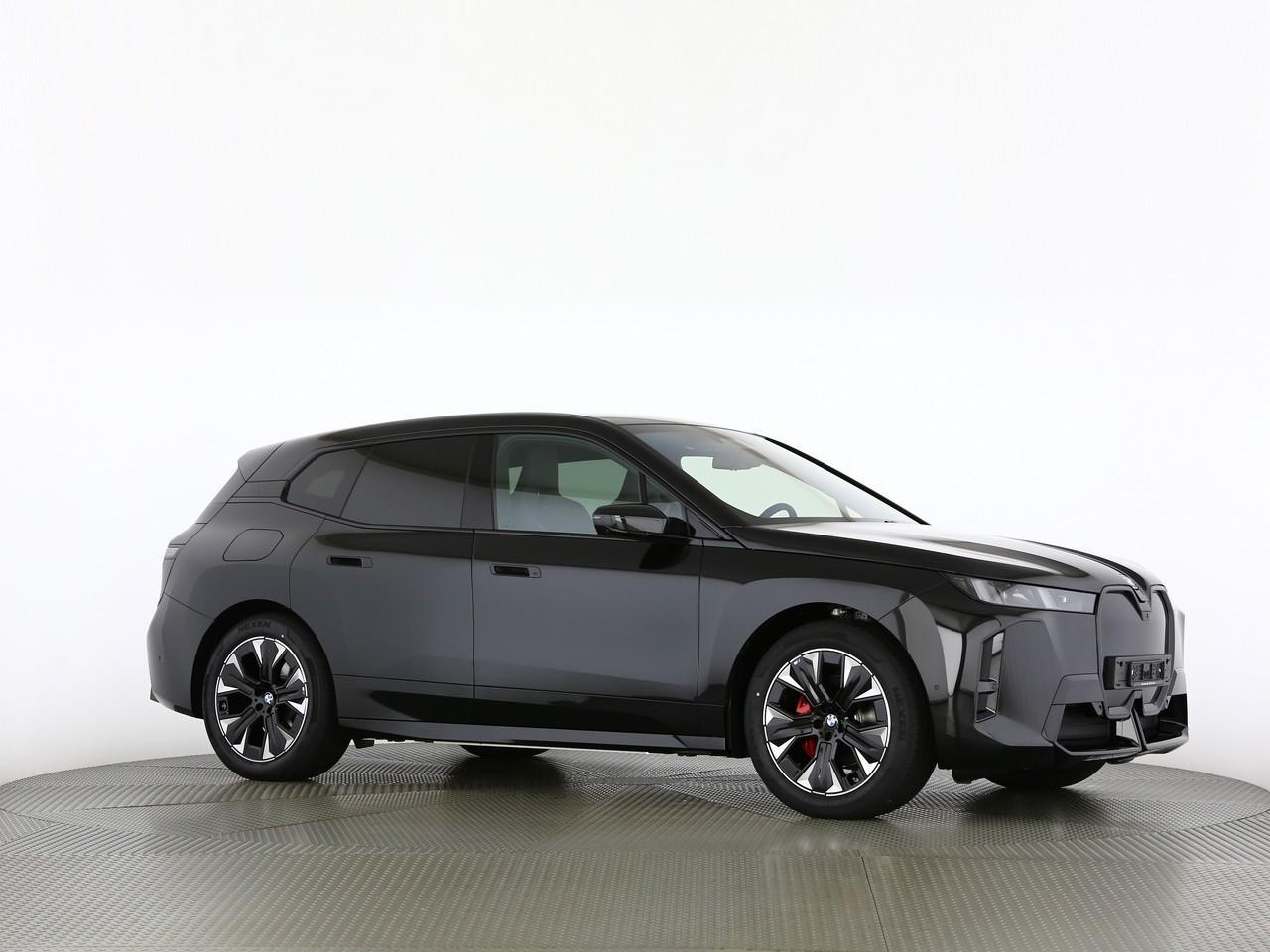 BMW iX xDrive45-image-19