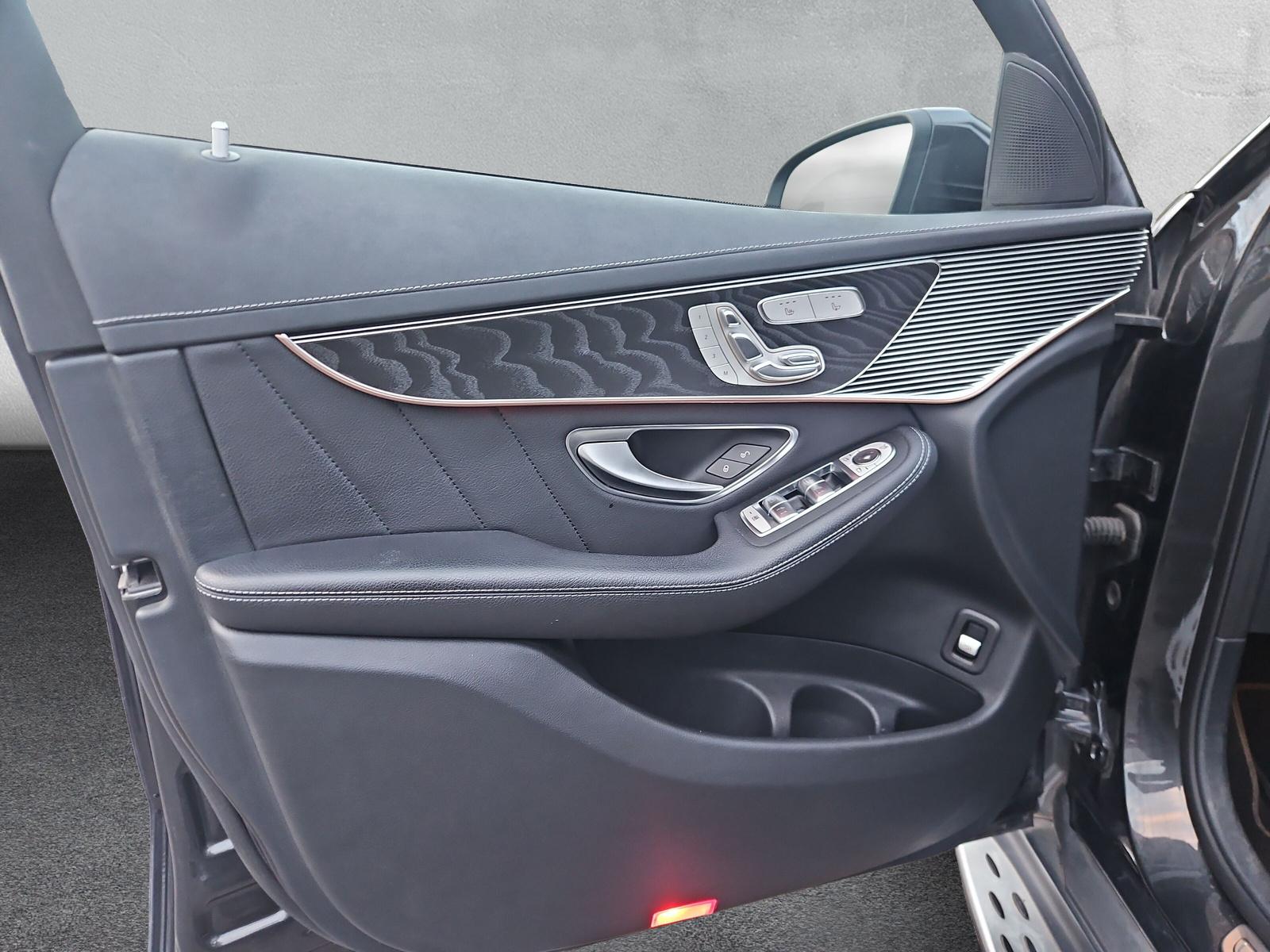 MERCEDES-BENZ EQC 400 AMG Line 4matic (CH)-image-21