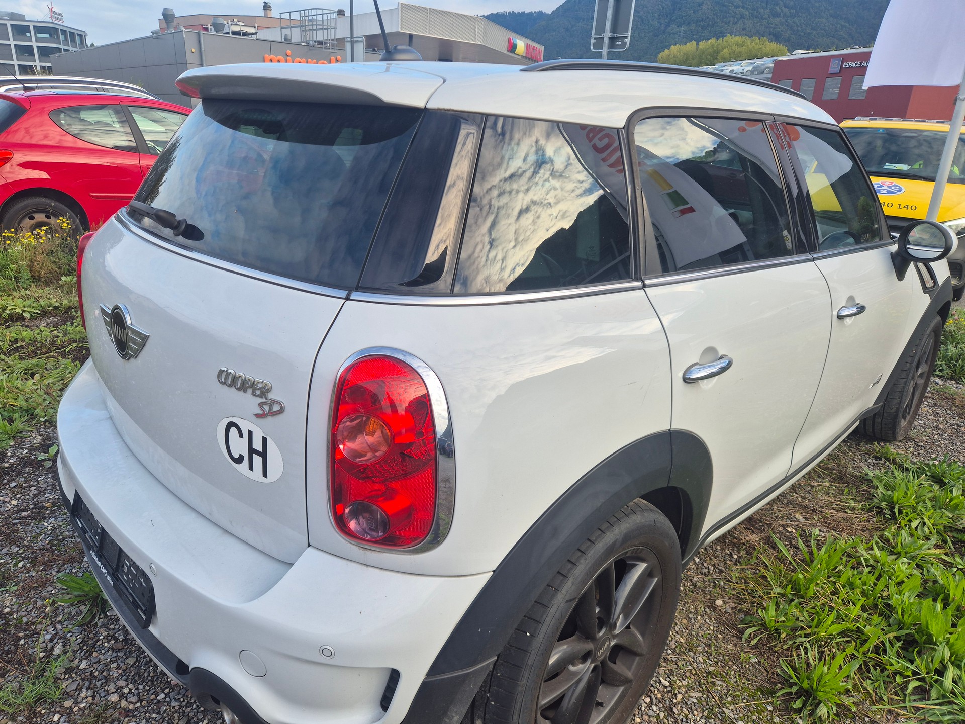MINI Countryman Cooper SD ALL4-image-3
