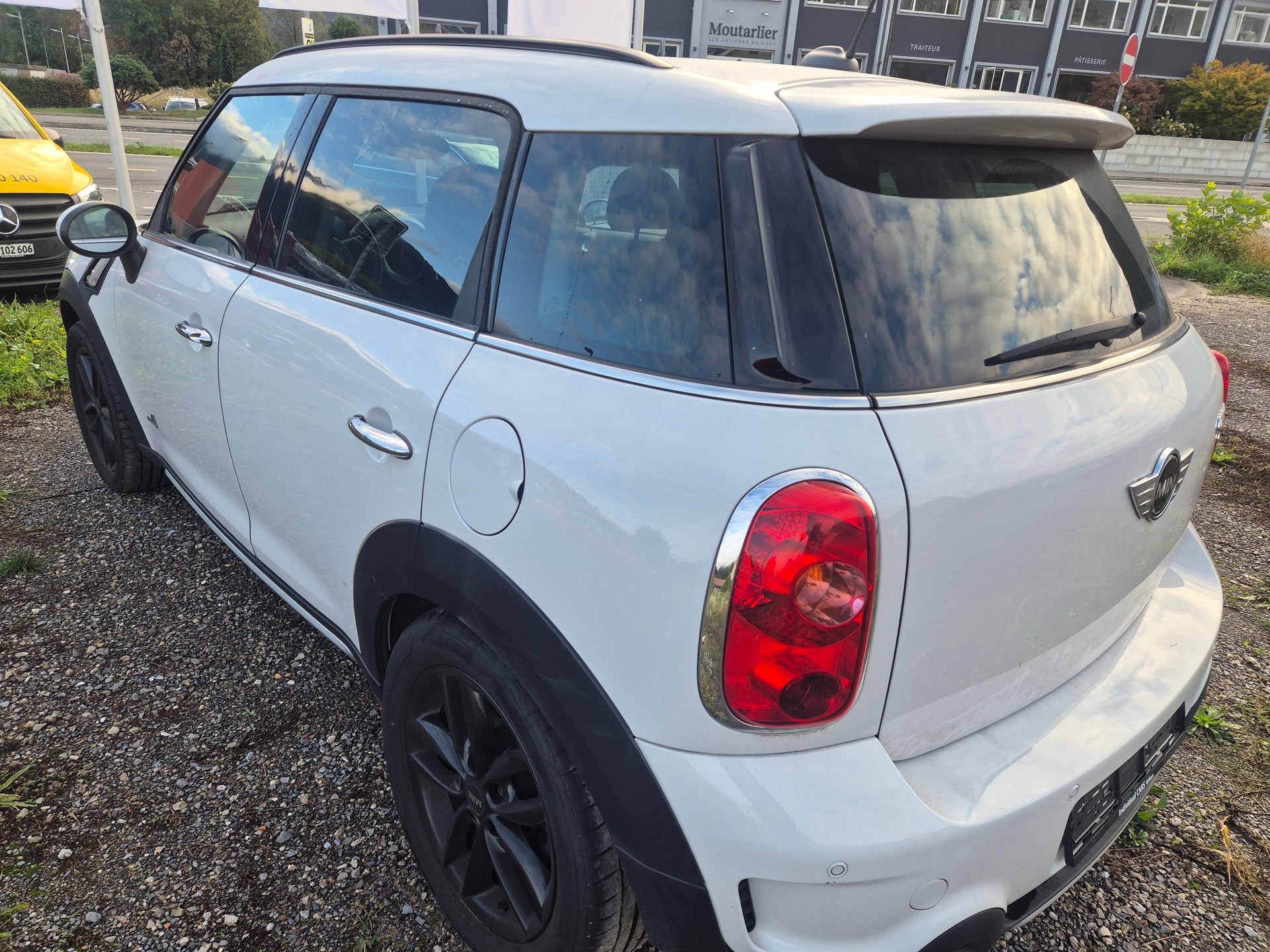 MINI Countryman Cooper SD ALL4-image-4