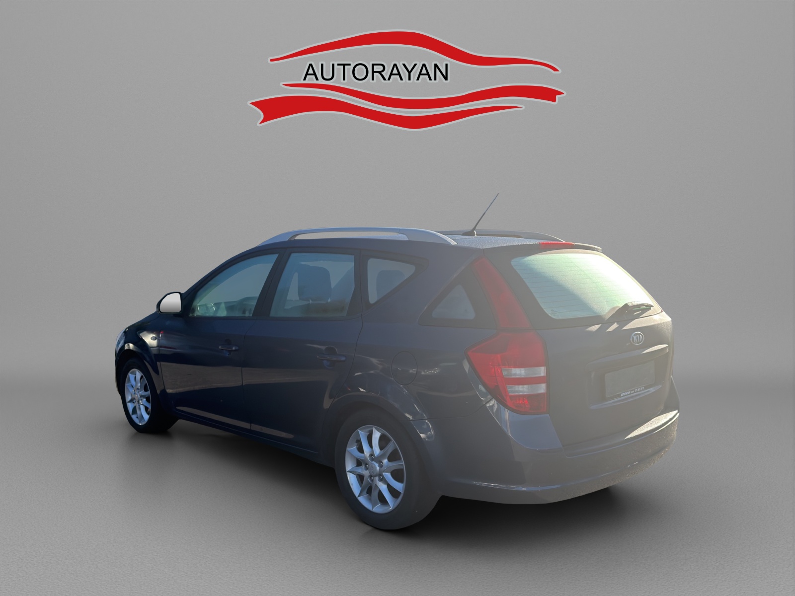 KIA Cee'd 2.0 SW Automatic-image-4