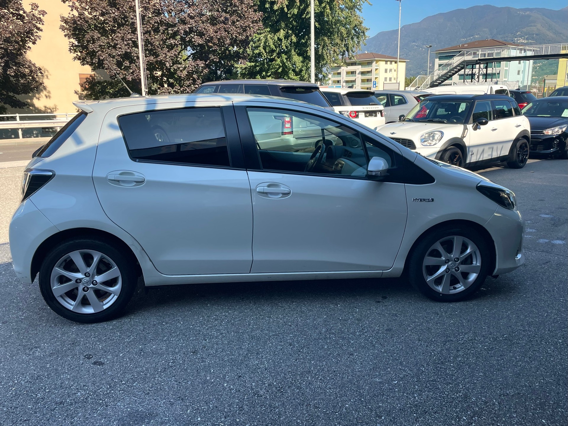 TOYOTA Yaris 1.5 VVT-i Hybrid Sol Premium CVT-image-10