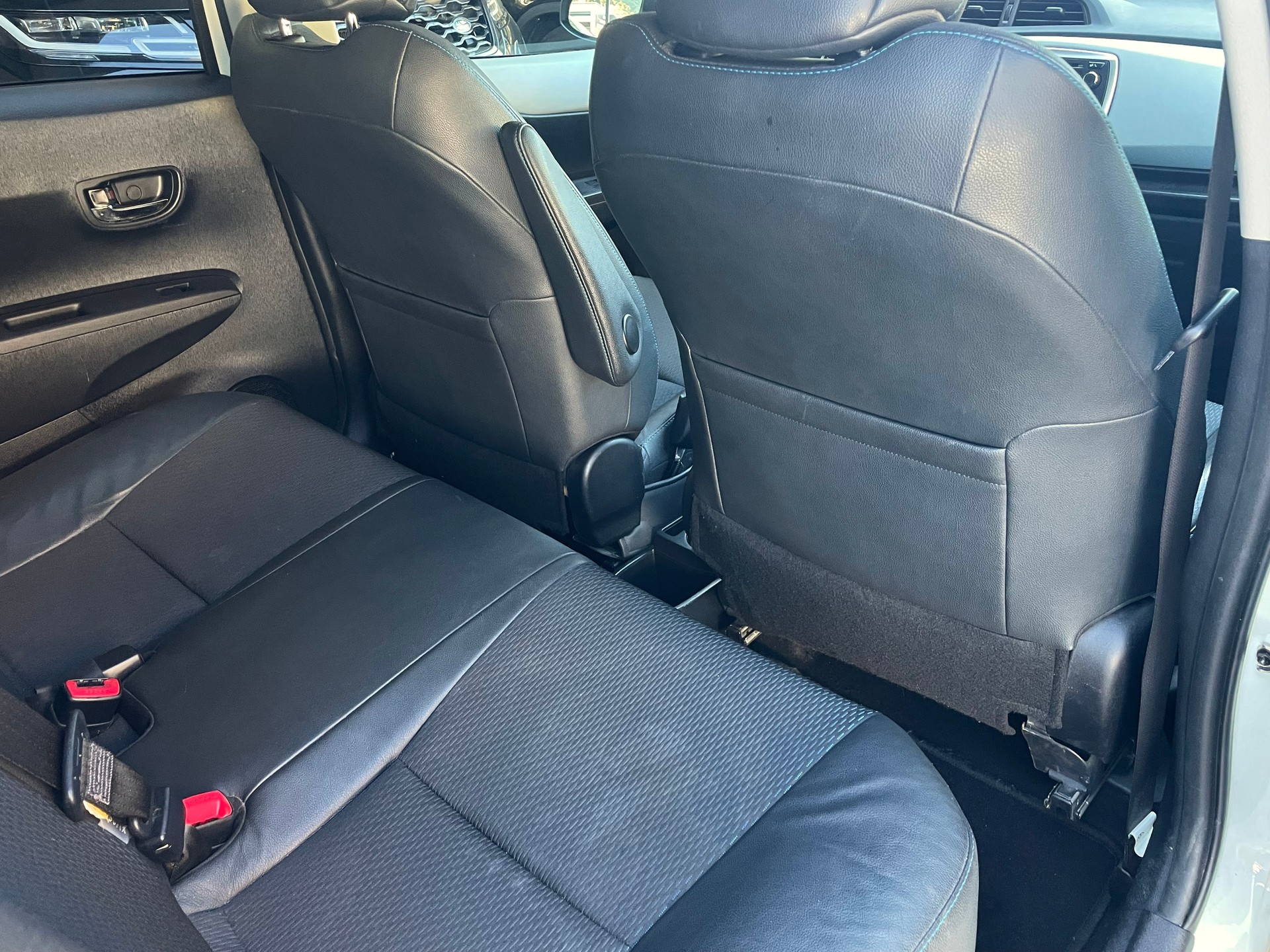 TOYOTA Yaris 1.5 VVT-i Hybrid Sol Premium CVT-image-11