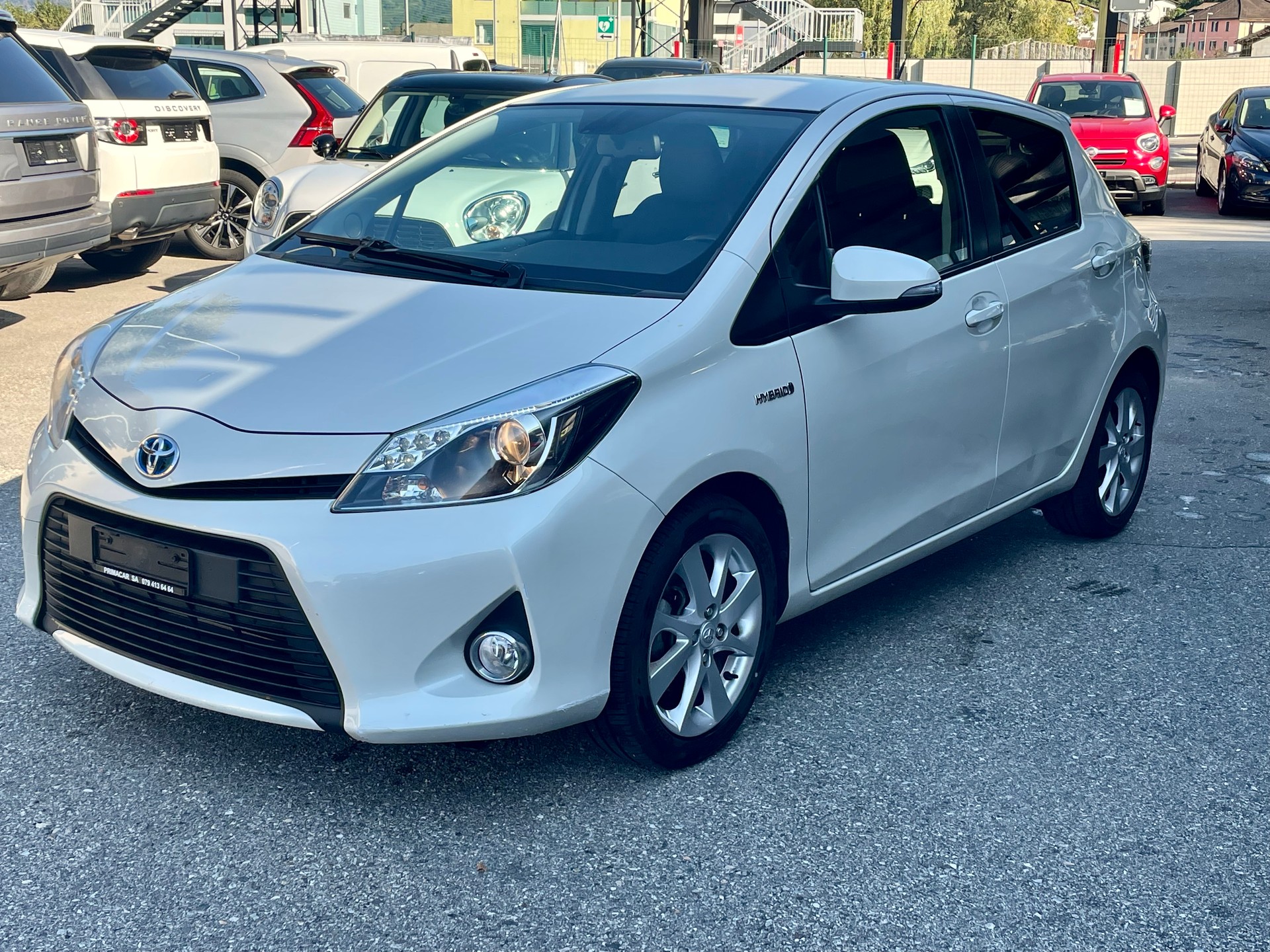 TOYOTA Yaris 1.5 VVT-i Hybrid Sol Premium CVT-image-1