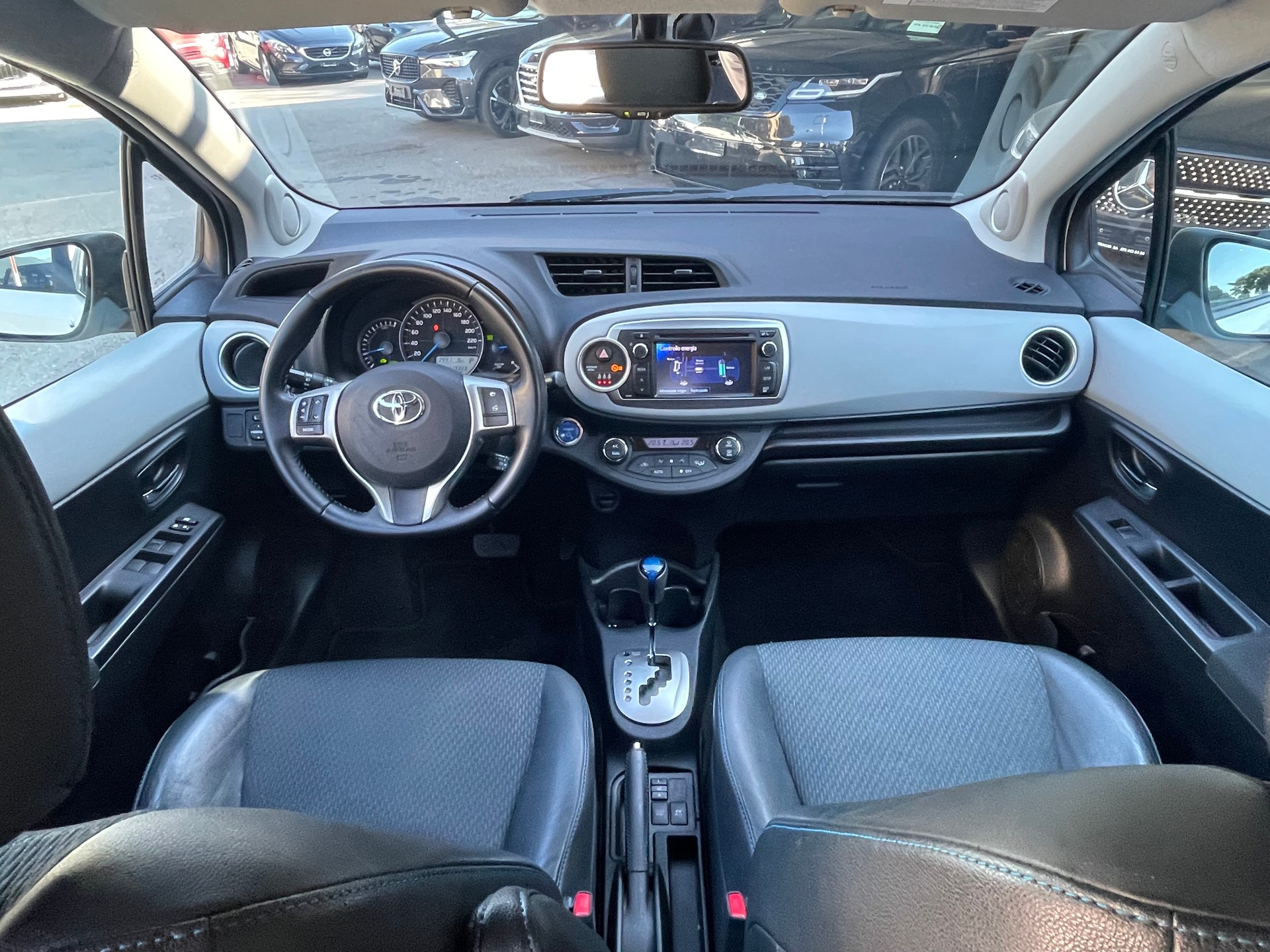 TOYOTA Yaris 1.5 VVT-i Hybrid Sol Premium CVT-image-5