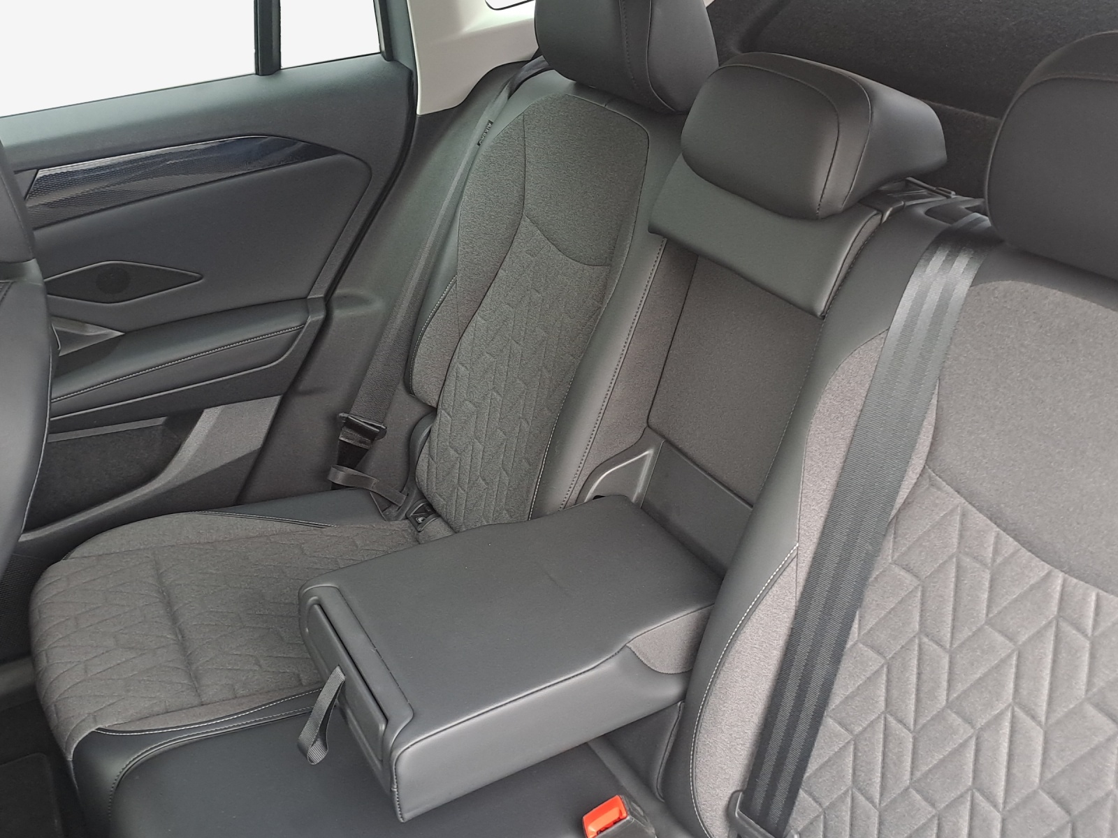 VW Tiguan 2.0 TSI DSG Life 4Motion-image-11