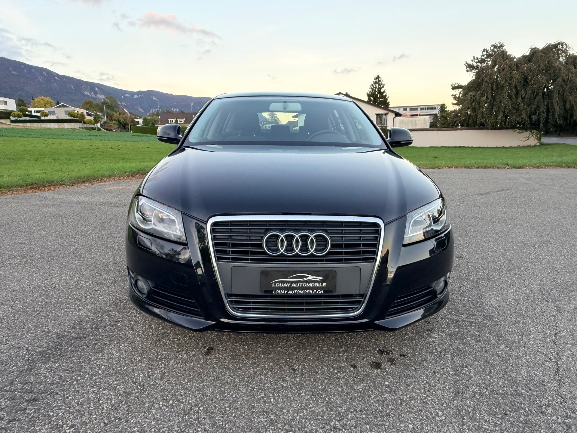 AUDI A3 Sportback 1.8 TFSI Attraction-image-3