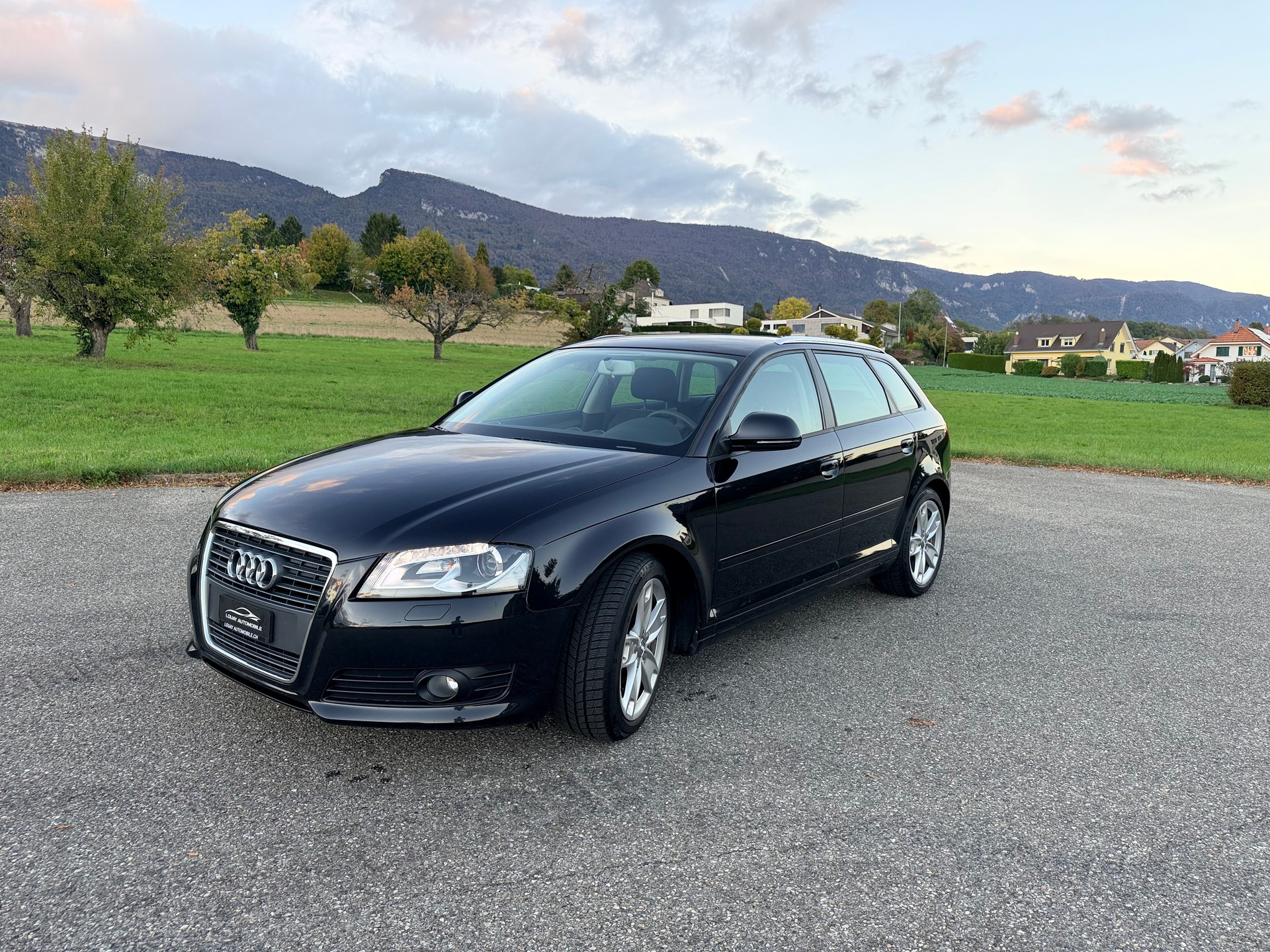 AUDI A3 Sportback 1.8 TFSI Attraction-image-0