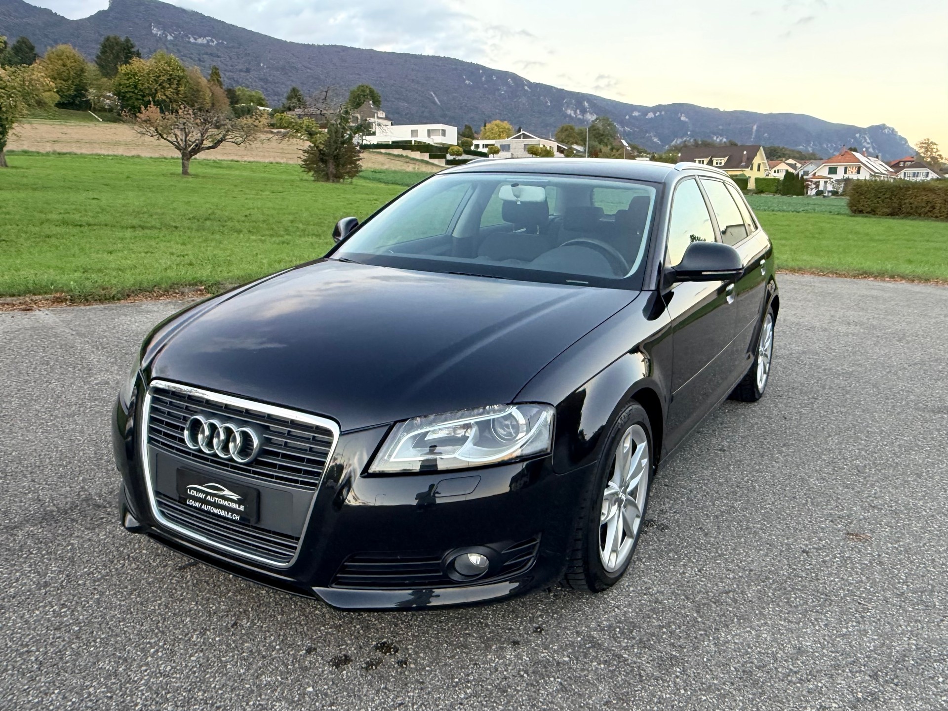 AUDI A3 Sportback 1.8 TFSI Attraction-image-8