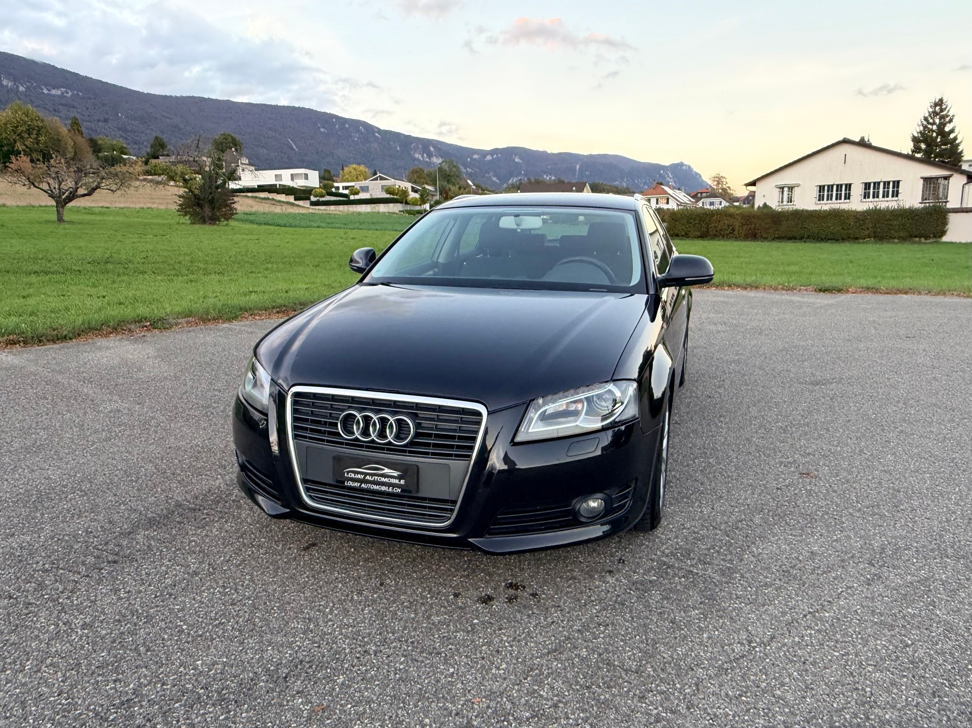 AUDI A3 Sportback 1.8 TFSI Attraction-image-9