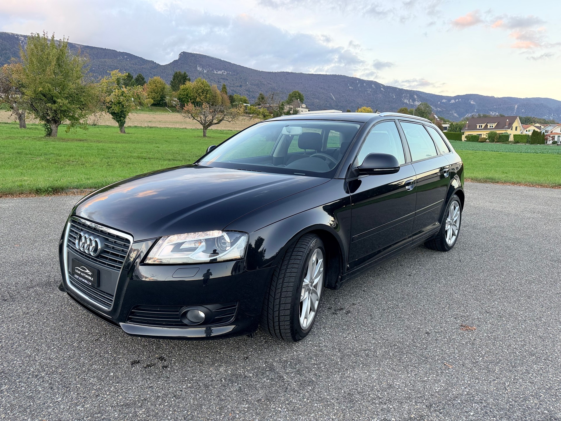 AUDI A3 Sportback 1.8 TFSI Attraction-image-2