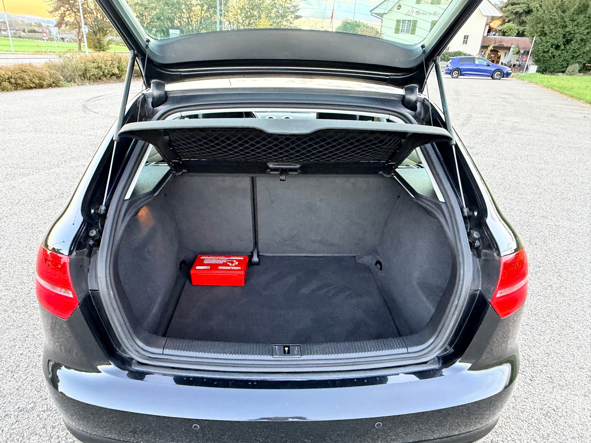 AUDI A3 Sportback 1.8 TFSI Attraction-image-24