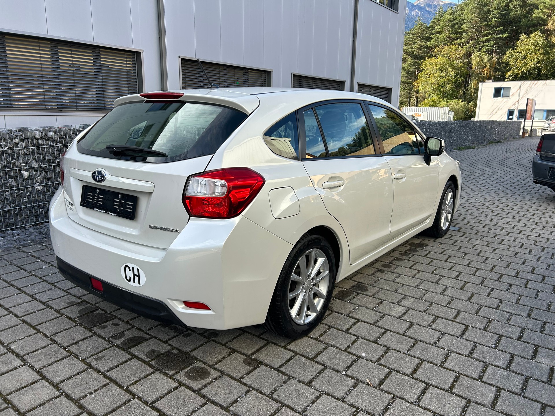 SUBARU Impreza 1.6 Swiss two-image-5