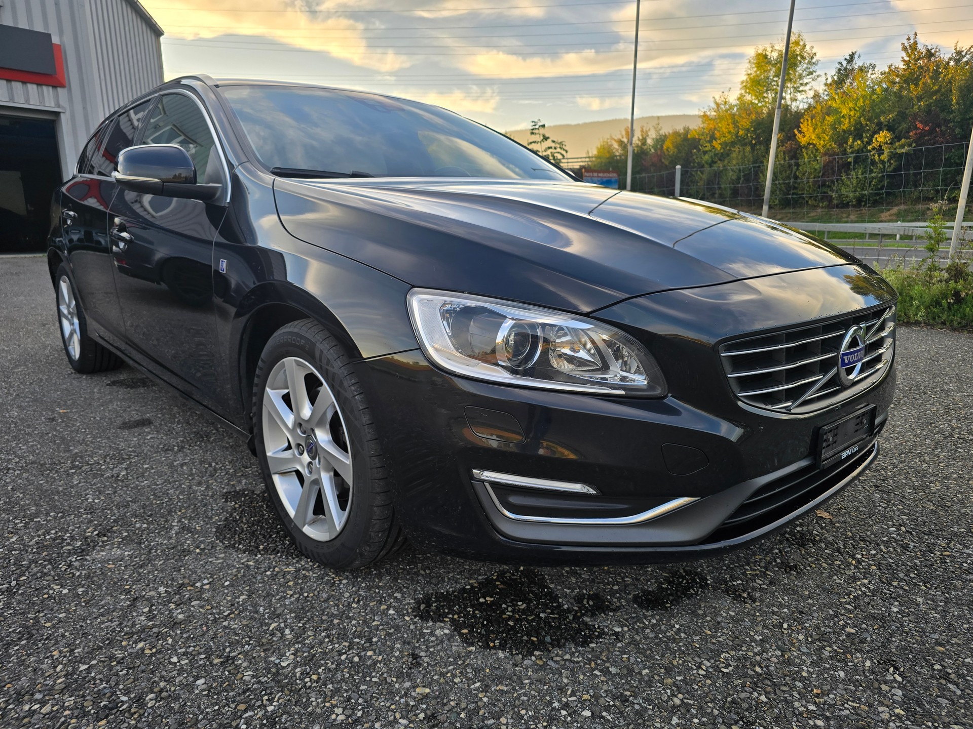 VOLVO V60 D4 OceanRace Geartronic-image-3