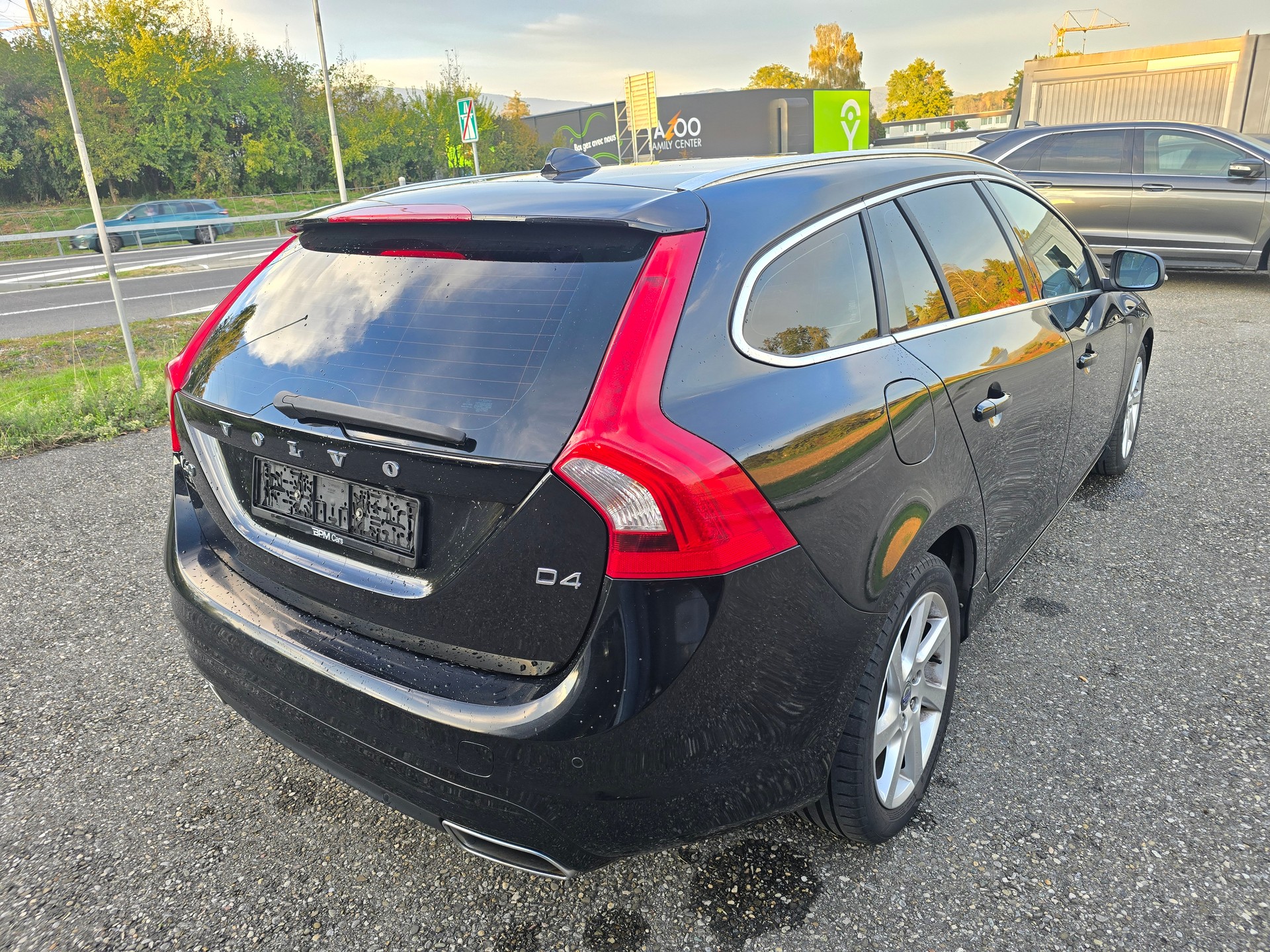 VOLVO V60 D4 OceanRace Geartronic-image-7
