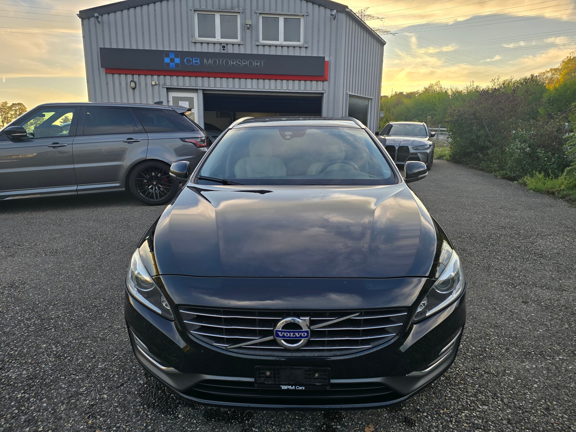 VOLVO V60 D4 OceanRace Geartronic-image-2