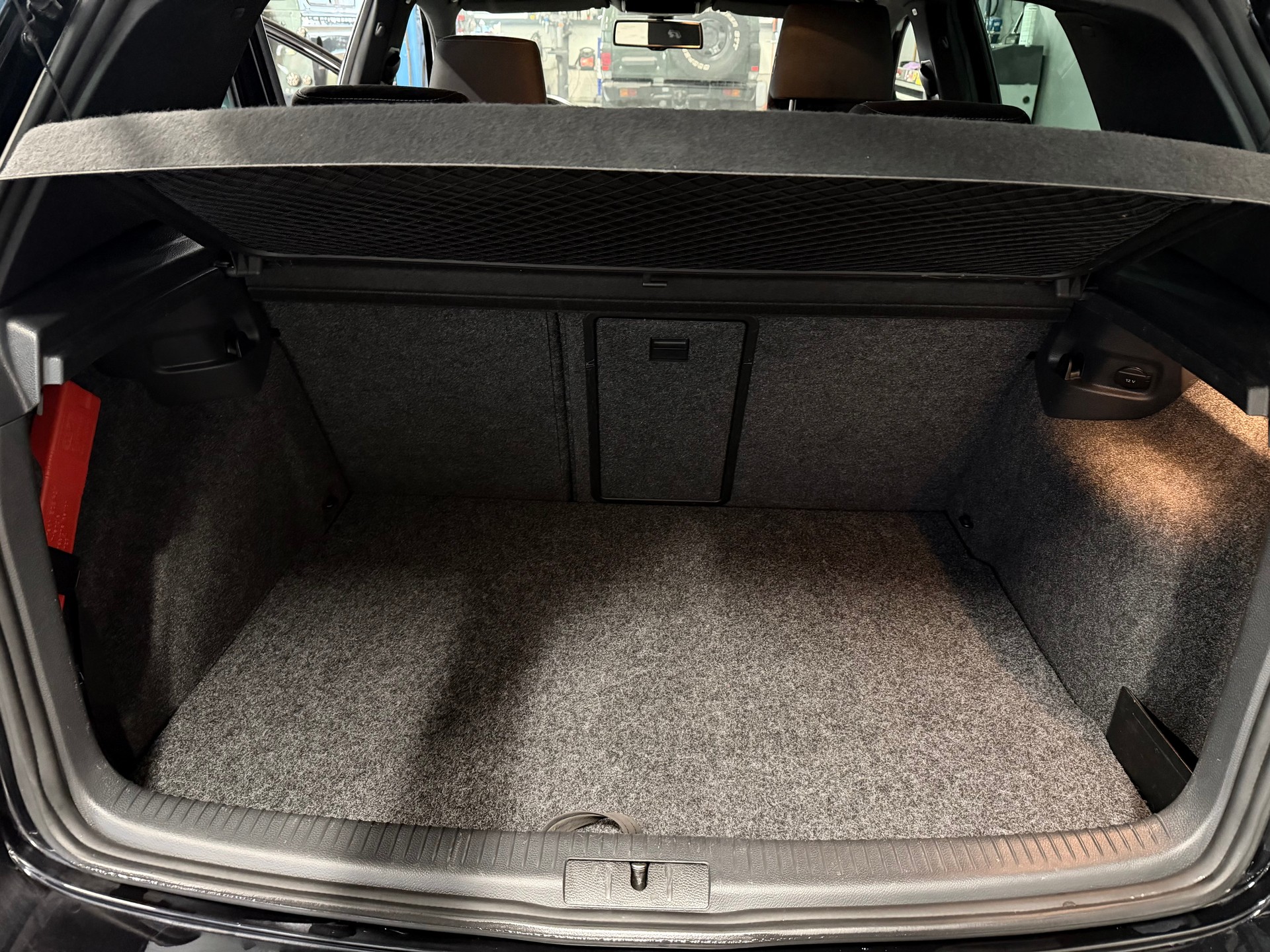 VW Golf 2.0 TSI R 4Motion DSG-image-12