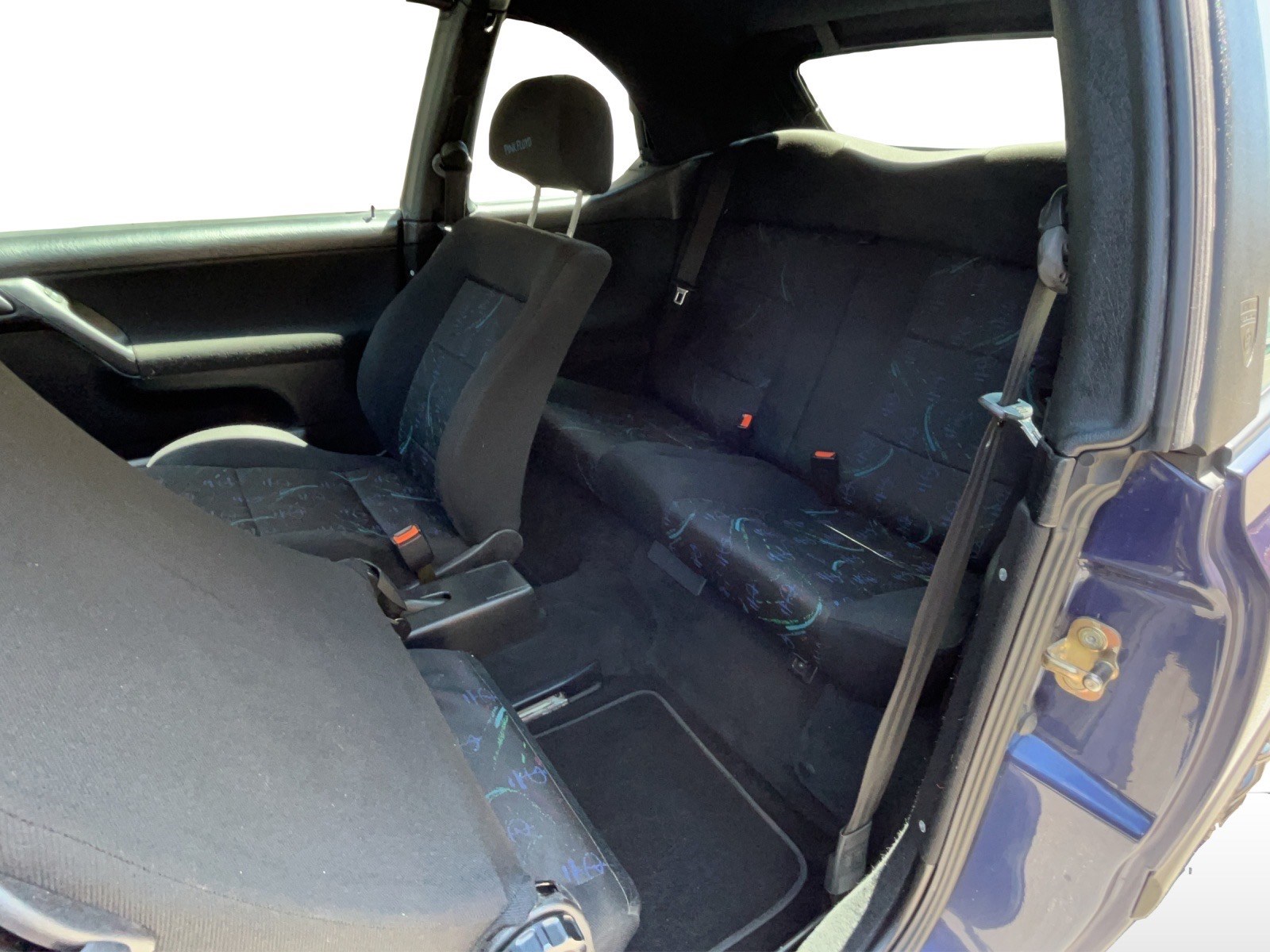 VW Golf Cabriolet 2000 Pink Floyd-image-12