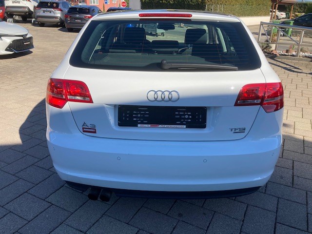 AUDI A3 Sportback 1.8 TFSI Attraction quattro-image-4
