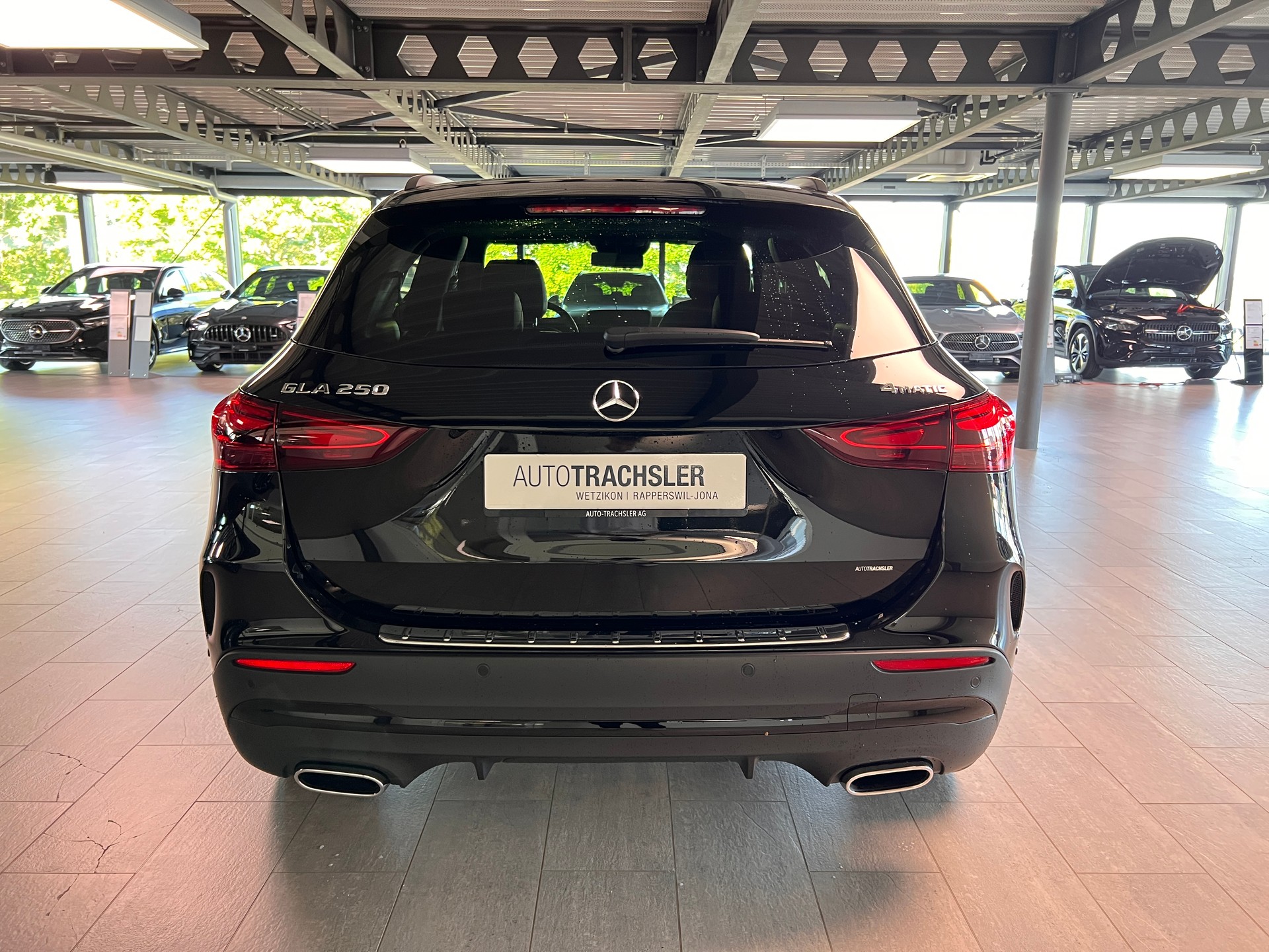 MERCEDES-BENZ GLA 250 4Matic 8G-DCT Swiss Star-image-4