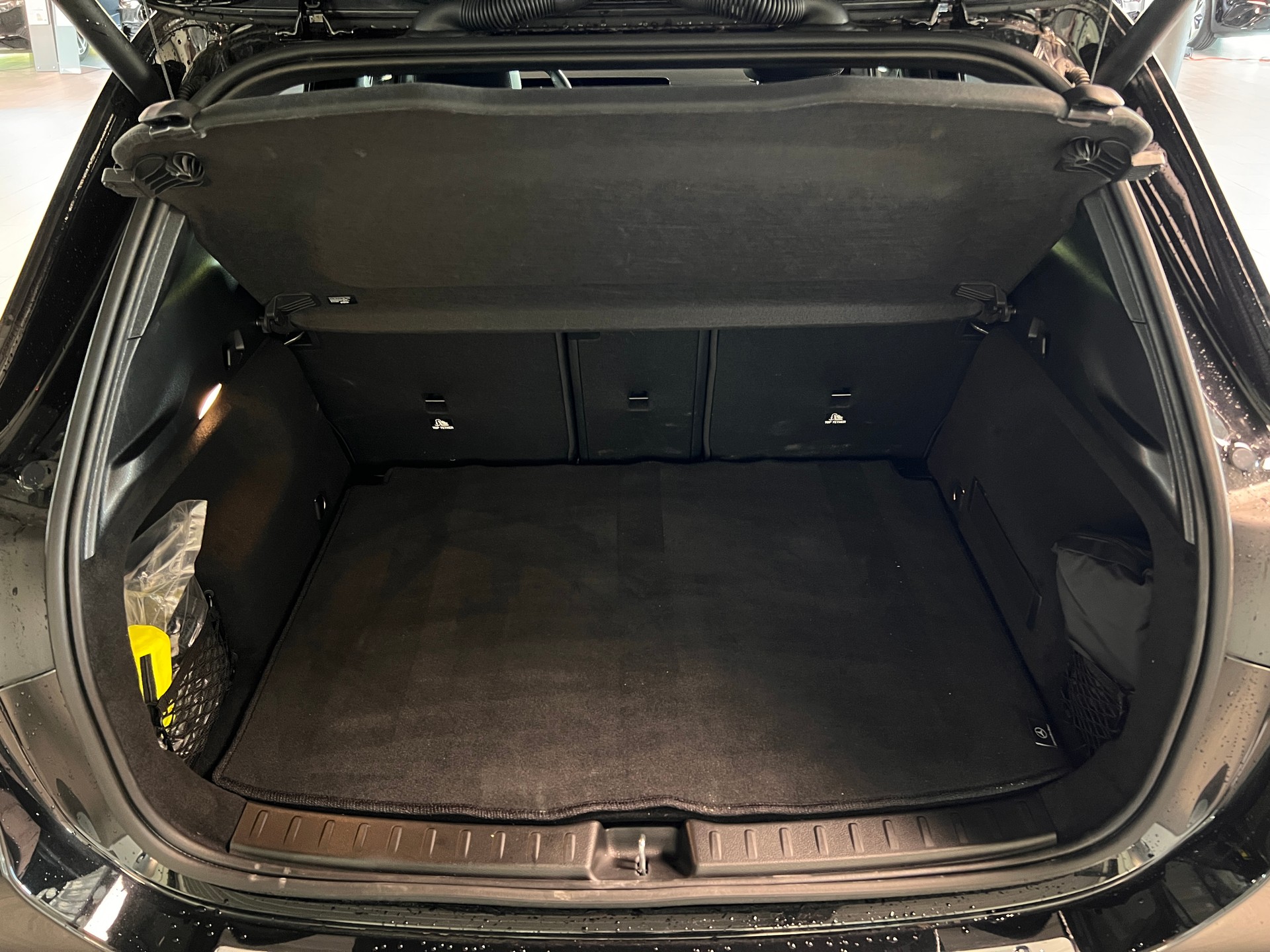 MERCEDES-BENZ GLA 250 4Matic 8G-DCT Swiss Star-image-6