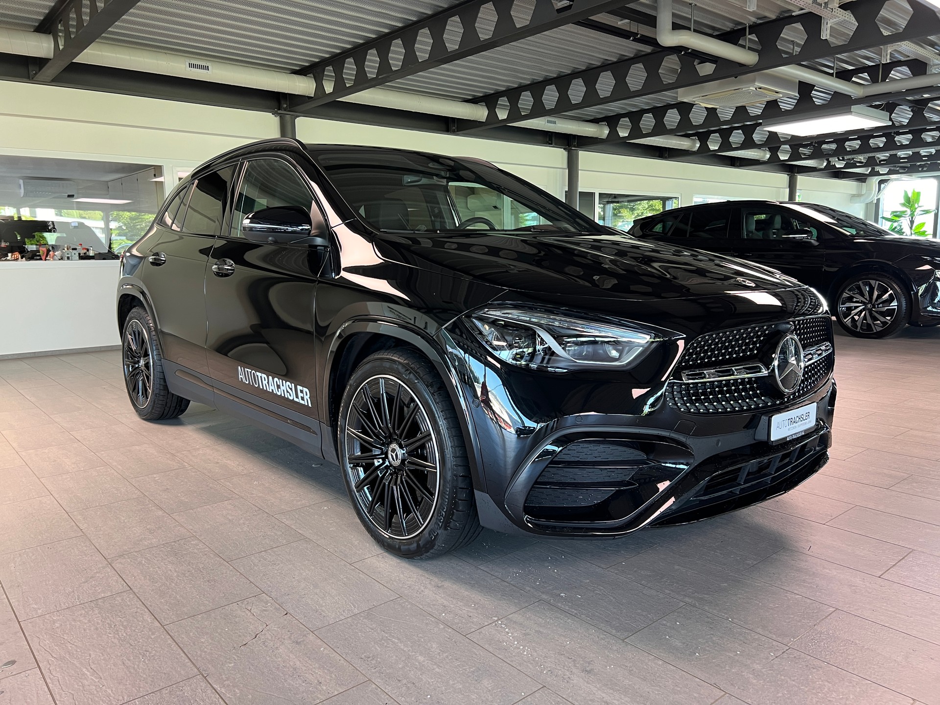 MERCEDES-BENZ GLA 250 4Matic 8G-DCT Swiss Star-image-2
