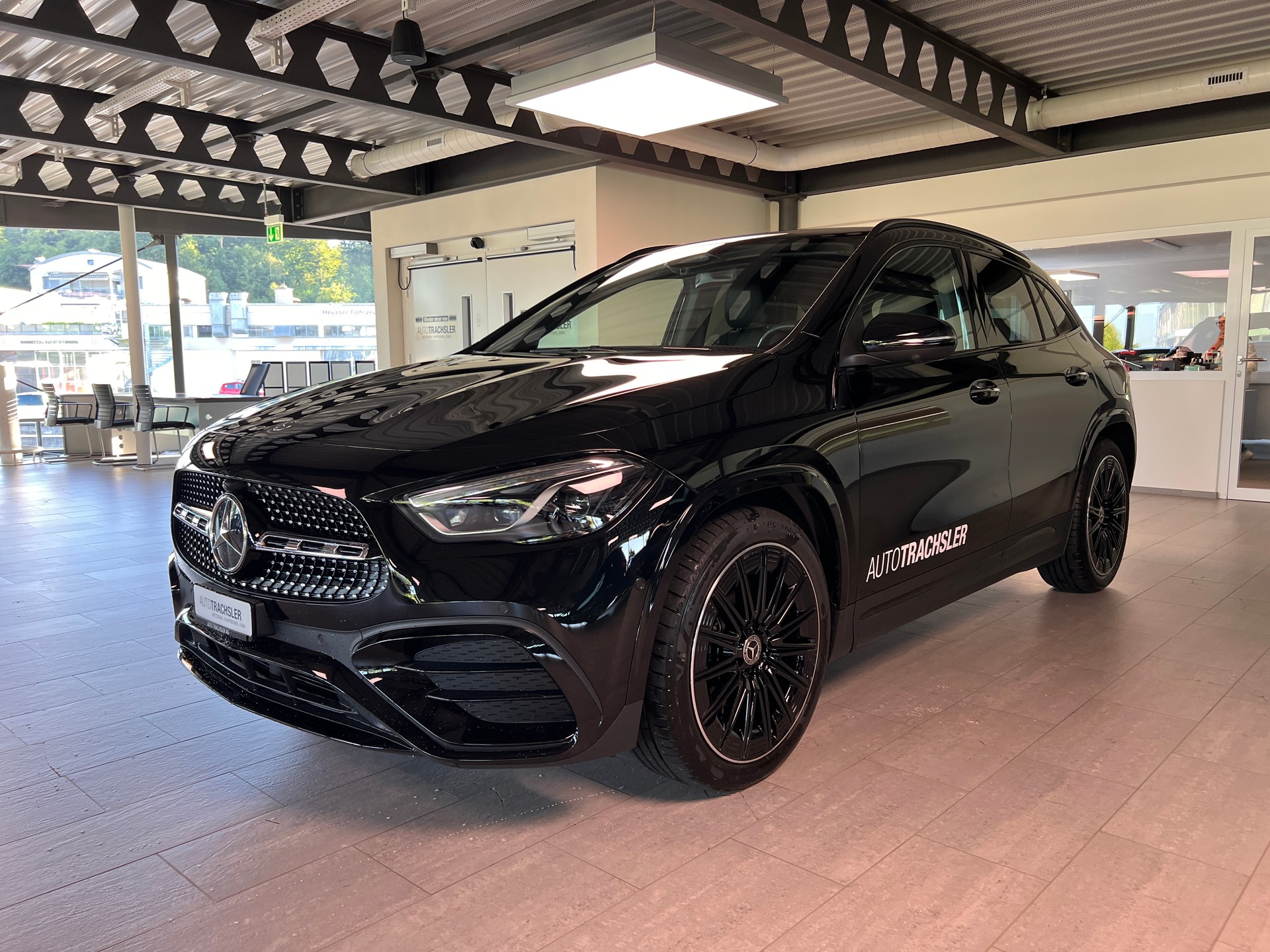 MERCEDES-BENZ GLA 250 4Matic 8G-DCT Swiss Star-image-3