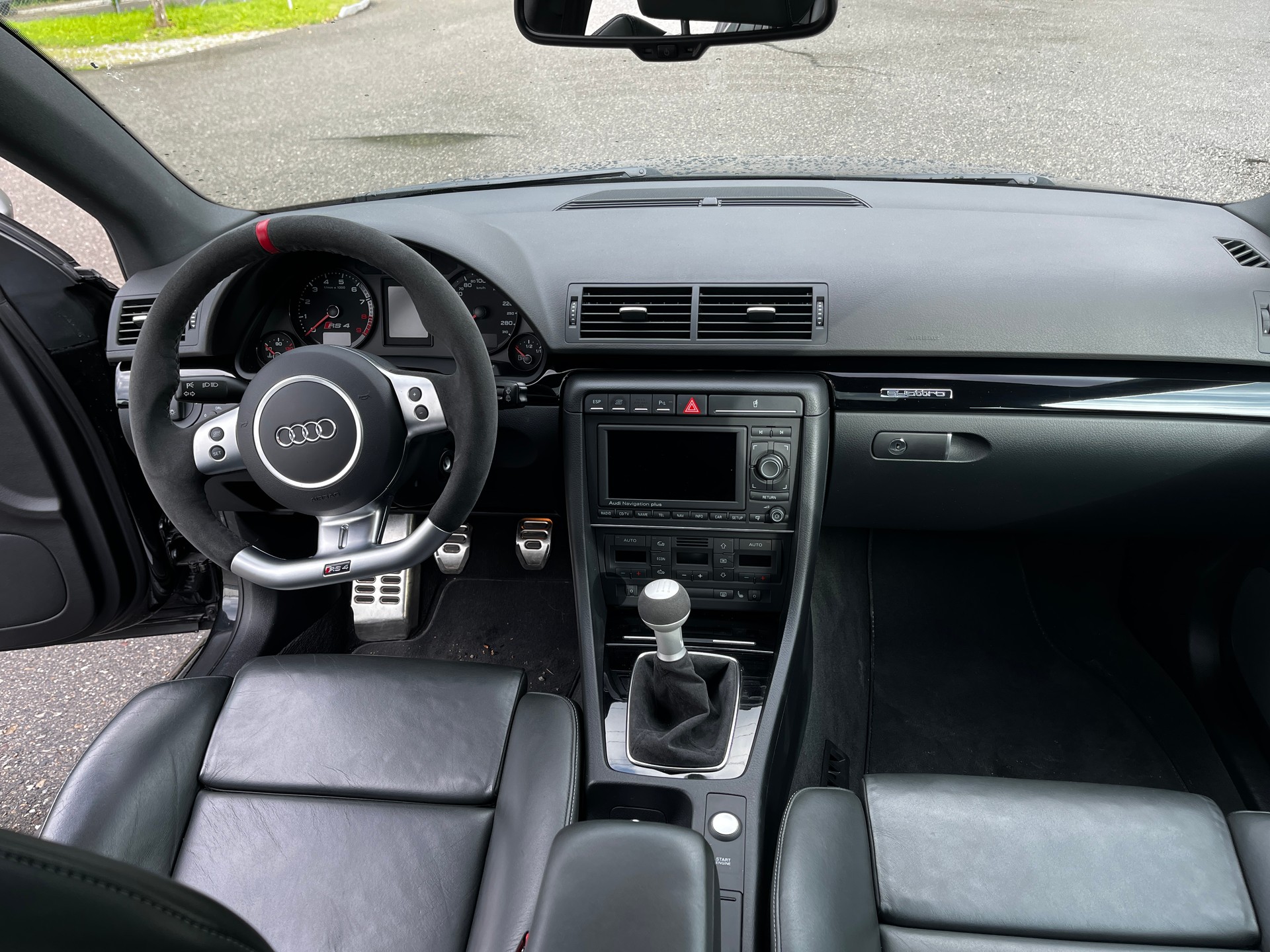 AUDI RS4 Avant 4.2 V8 quattro-image-4