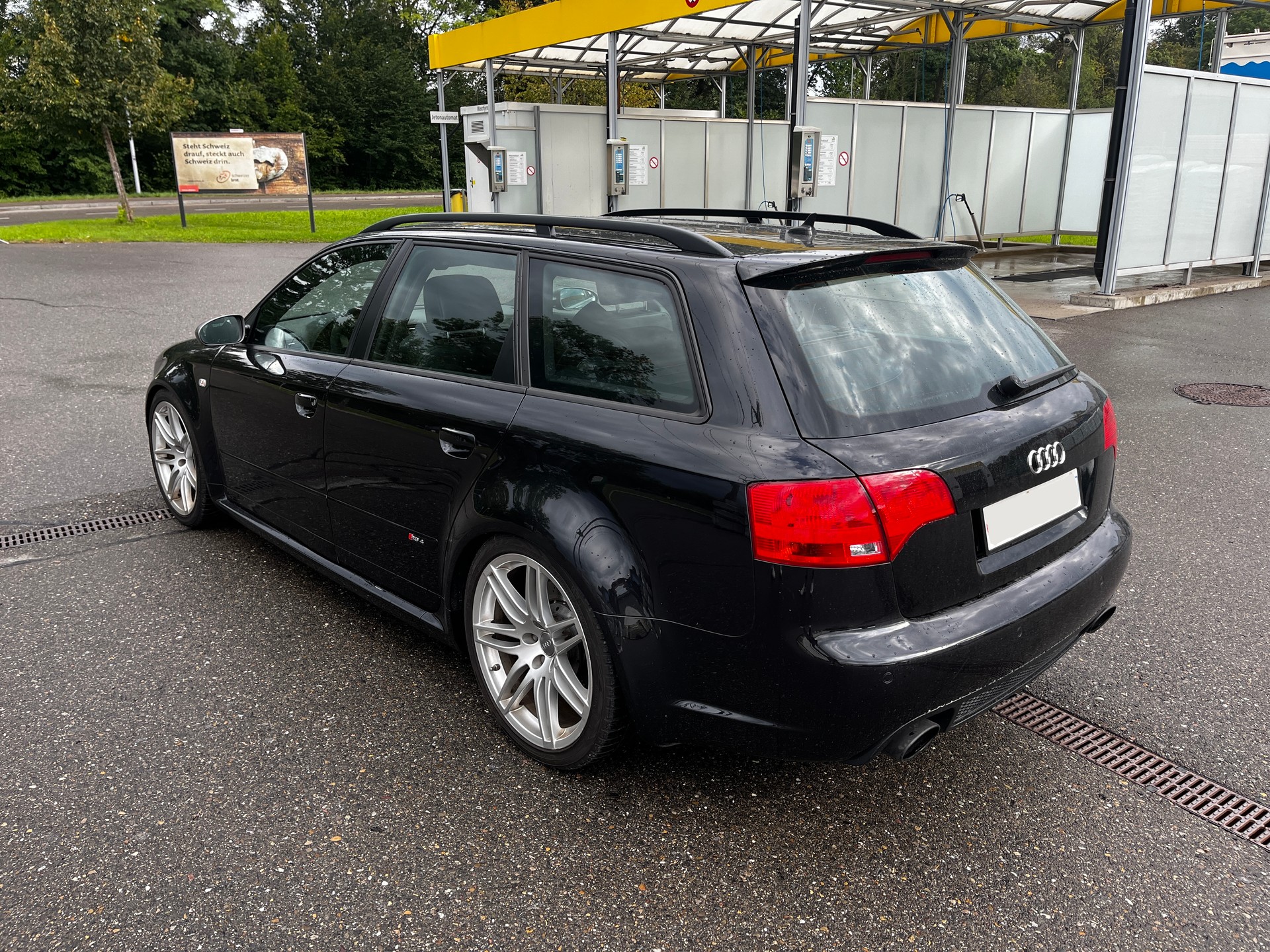 AUDI RS4 Avant 4.2 V8 quattro-image-1