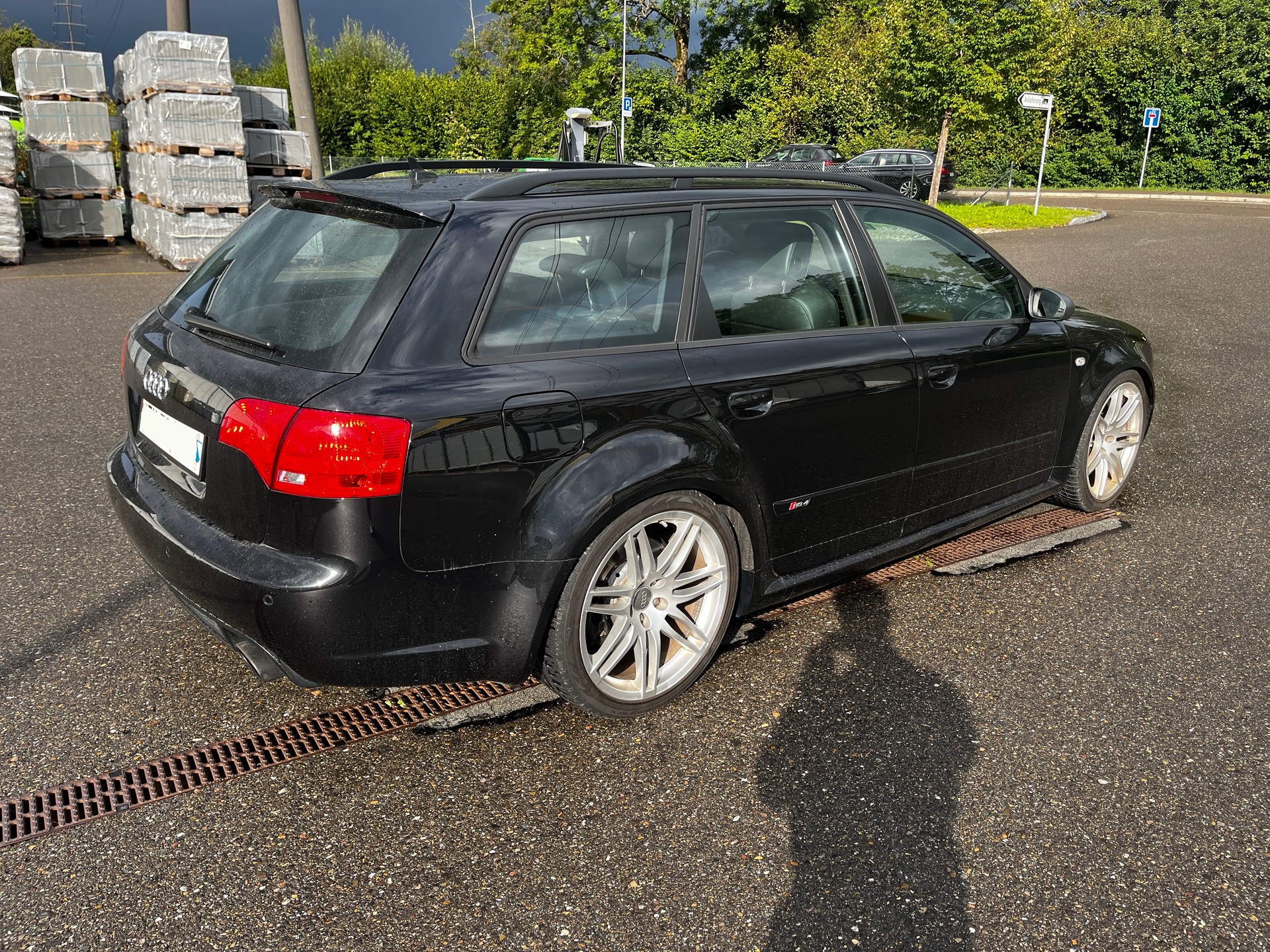 AUDI RS4 Avant 4.2 V8 quattro-image-2