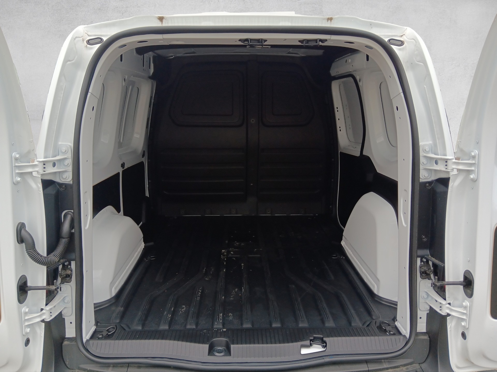 MERCEDES-BENZ eCitan Standard 2716mm S-image-10