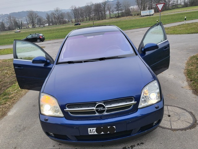 OPEL Vectra Caravan 1.9 CDTi 16V Elegance Automatic-image-0