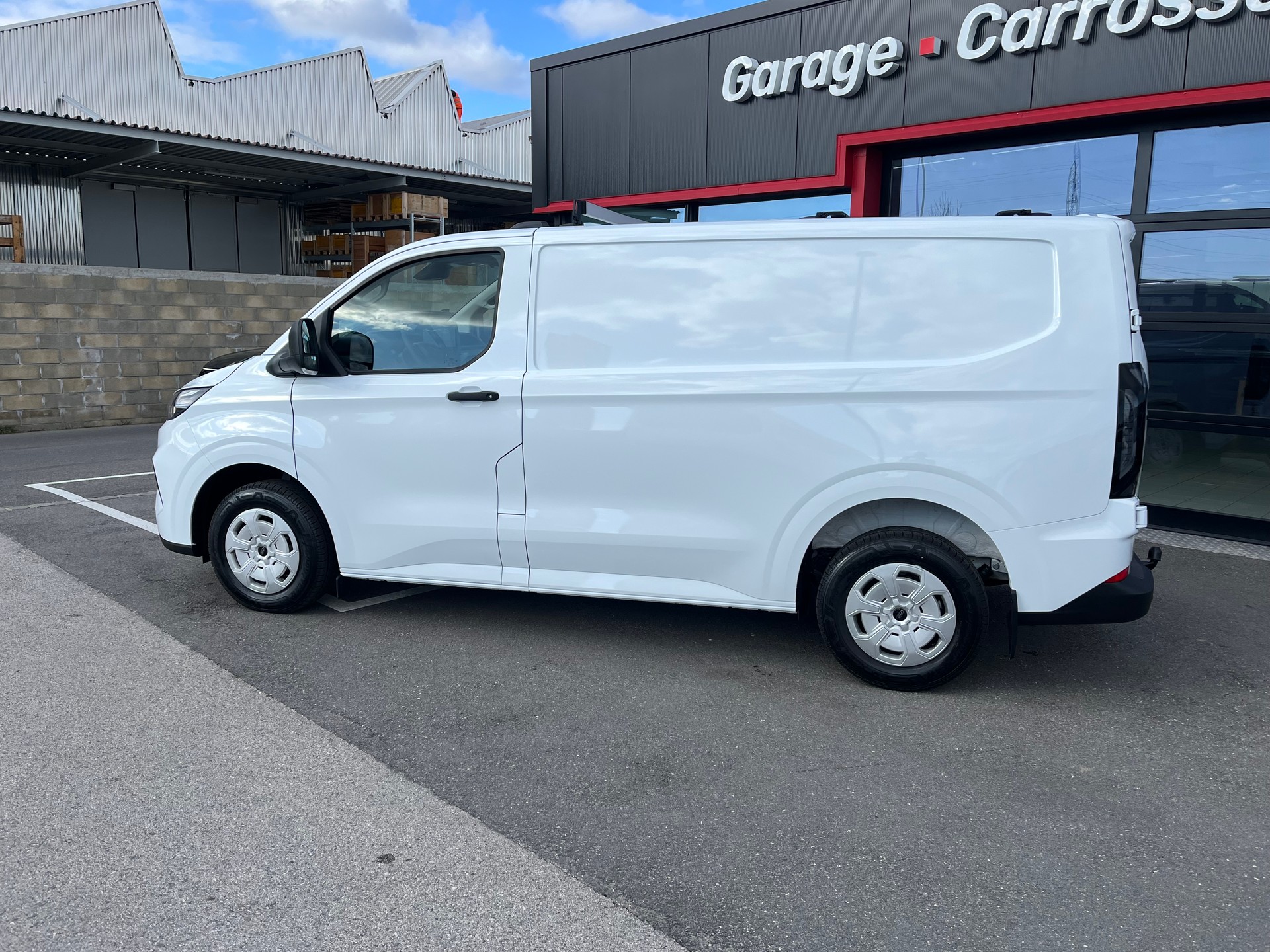 FORD Transit Custom Van 280 L1H1 Trend Automat-image-10