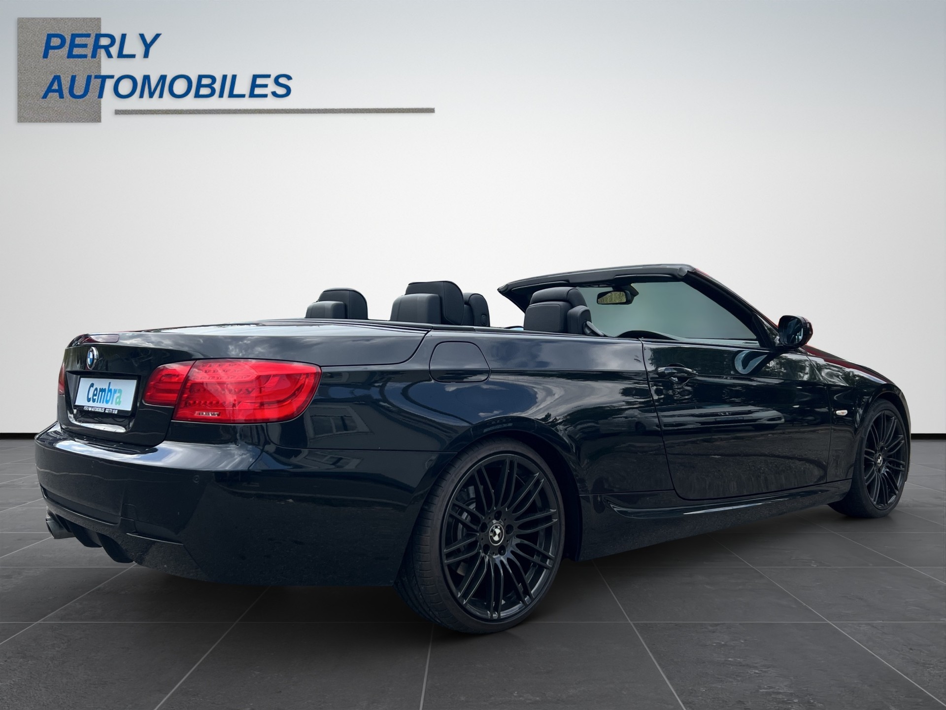 BMW 325i-image-5
