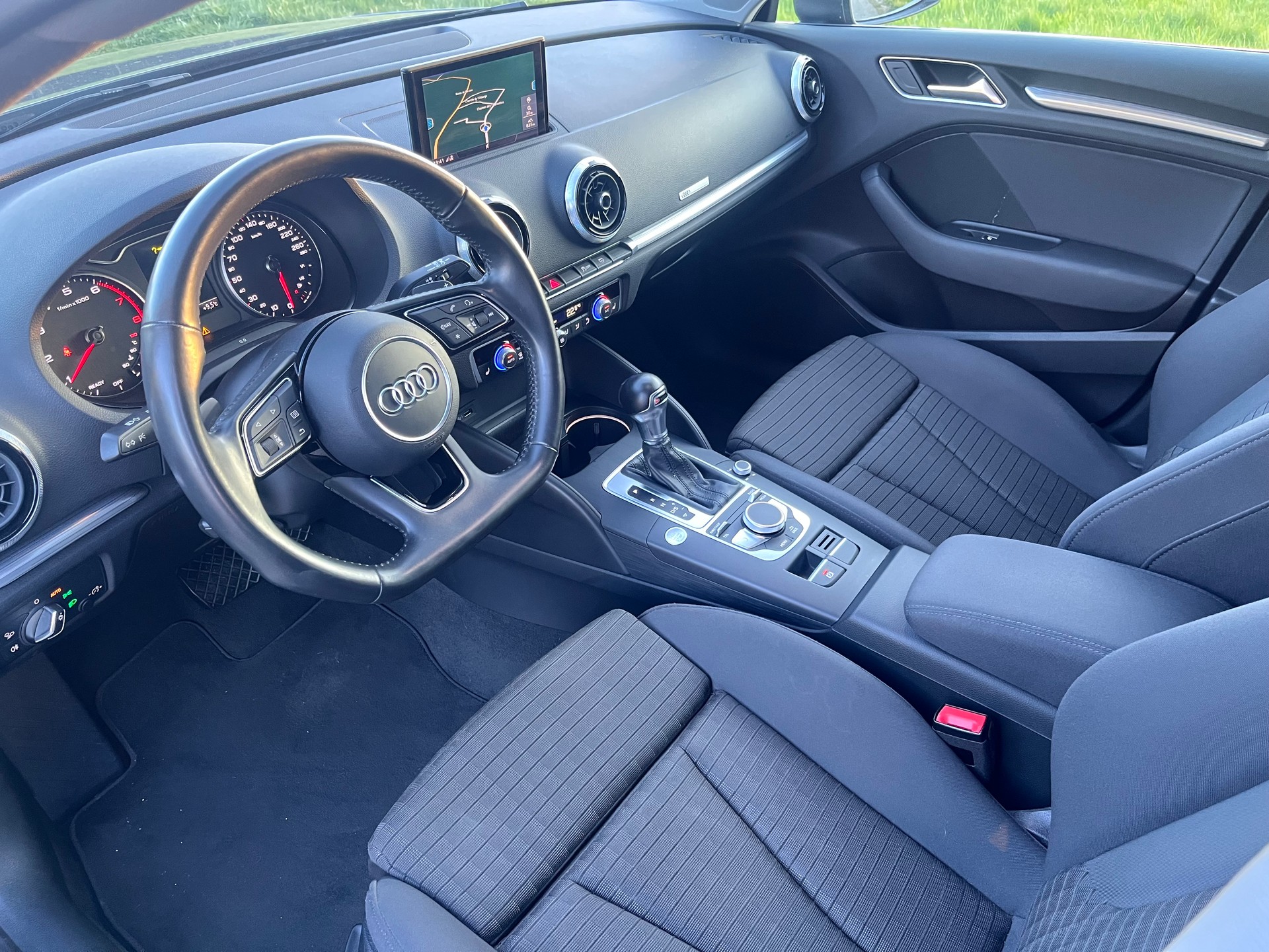 AUDI A3 Sportback 1.5 TFSI S-tronic Sport-image-3